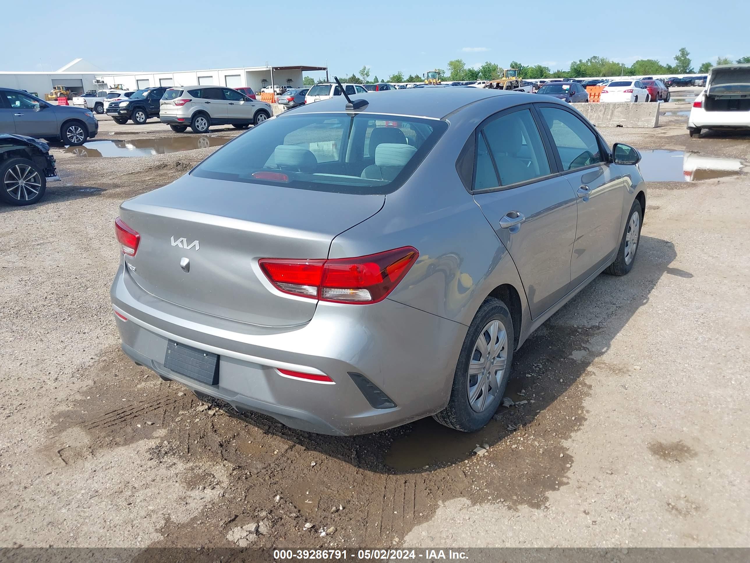 2023 KIA RIO — VIN 3KPA24AD3PE556795 — photo 4