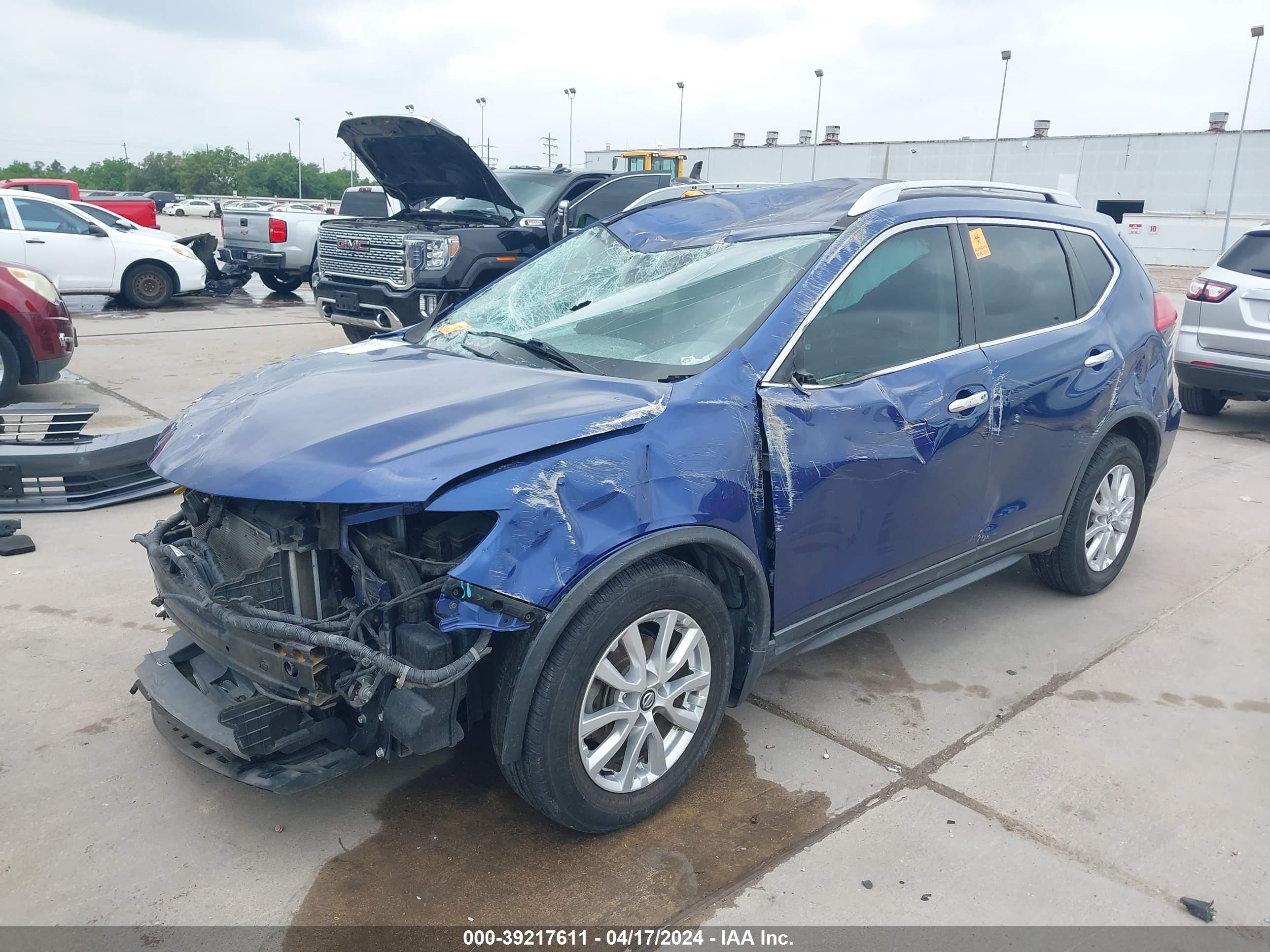 2017 NISSAN ROGUE — VIN KNMAT2MT2HP535409 — photo 2