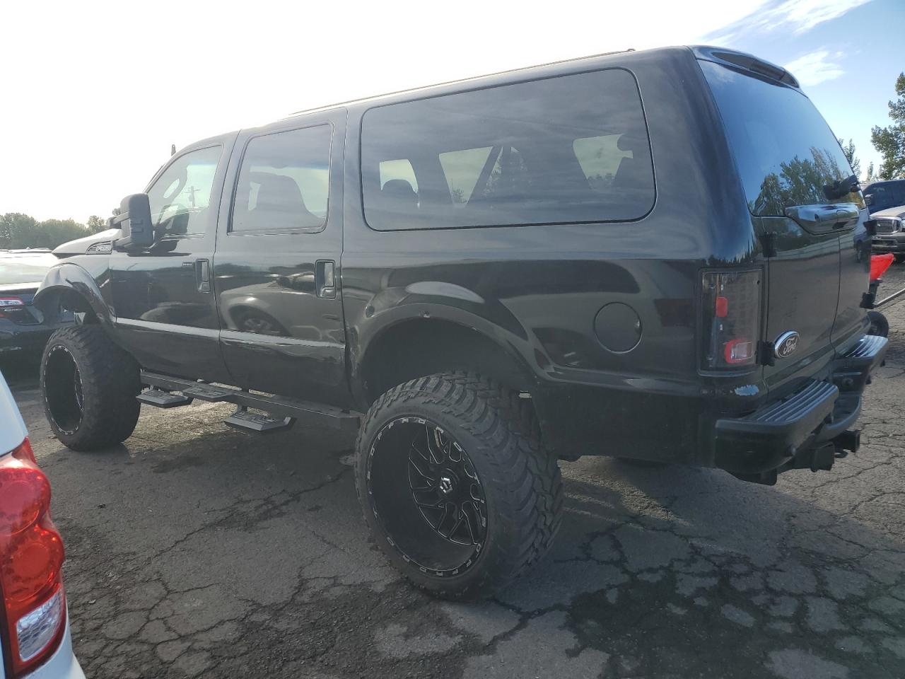 2004 FORD Excursion — VIN 1FMSU41P84EC84434 — photo 2