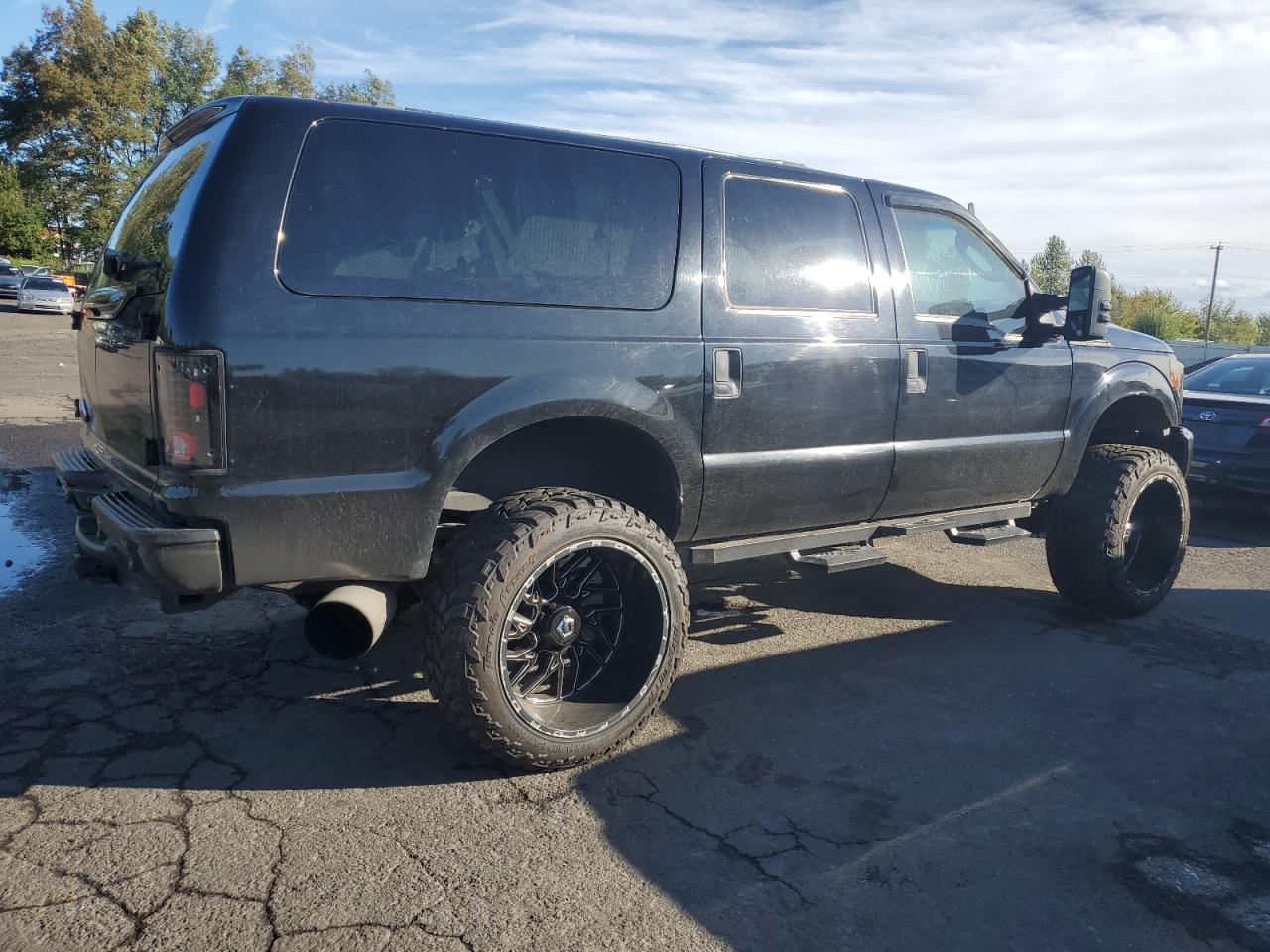 2004 FORD Excursion — VIN 1FMSU41P84EC84434 — photo 3
