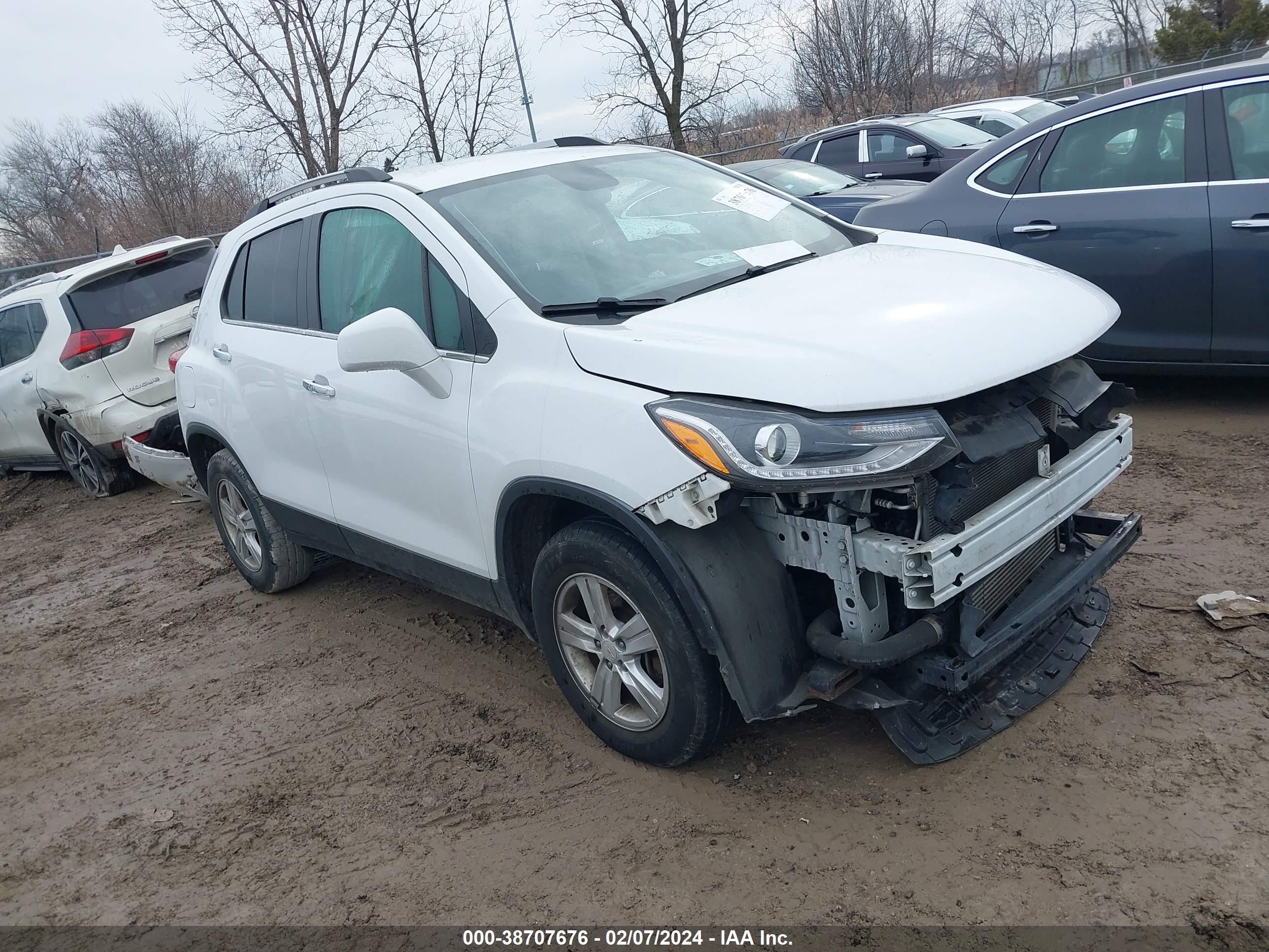 2017 CHEVROLET TRAX — VIN KL7CJPSB2HB135818 — photo 1 of 11