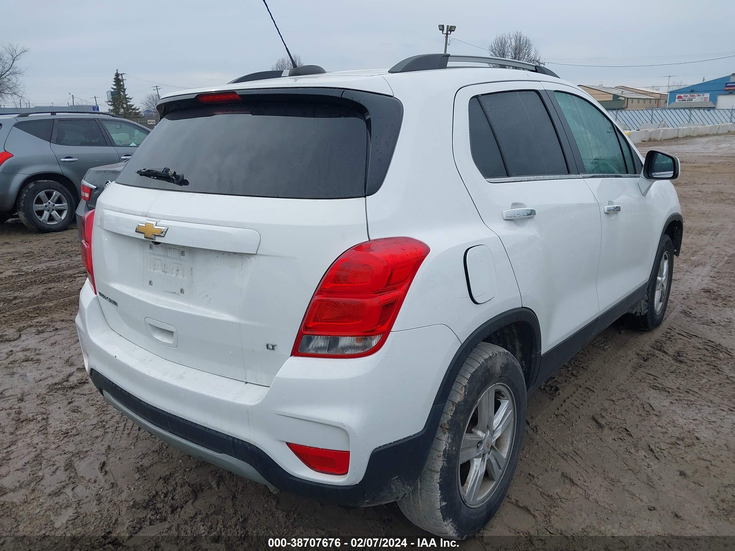 2017 CHEVROLET TRAX — VIN KL7CJPSB2HB135818 — photo 4