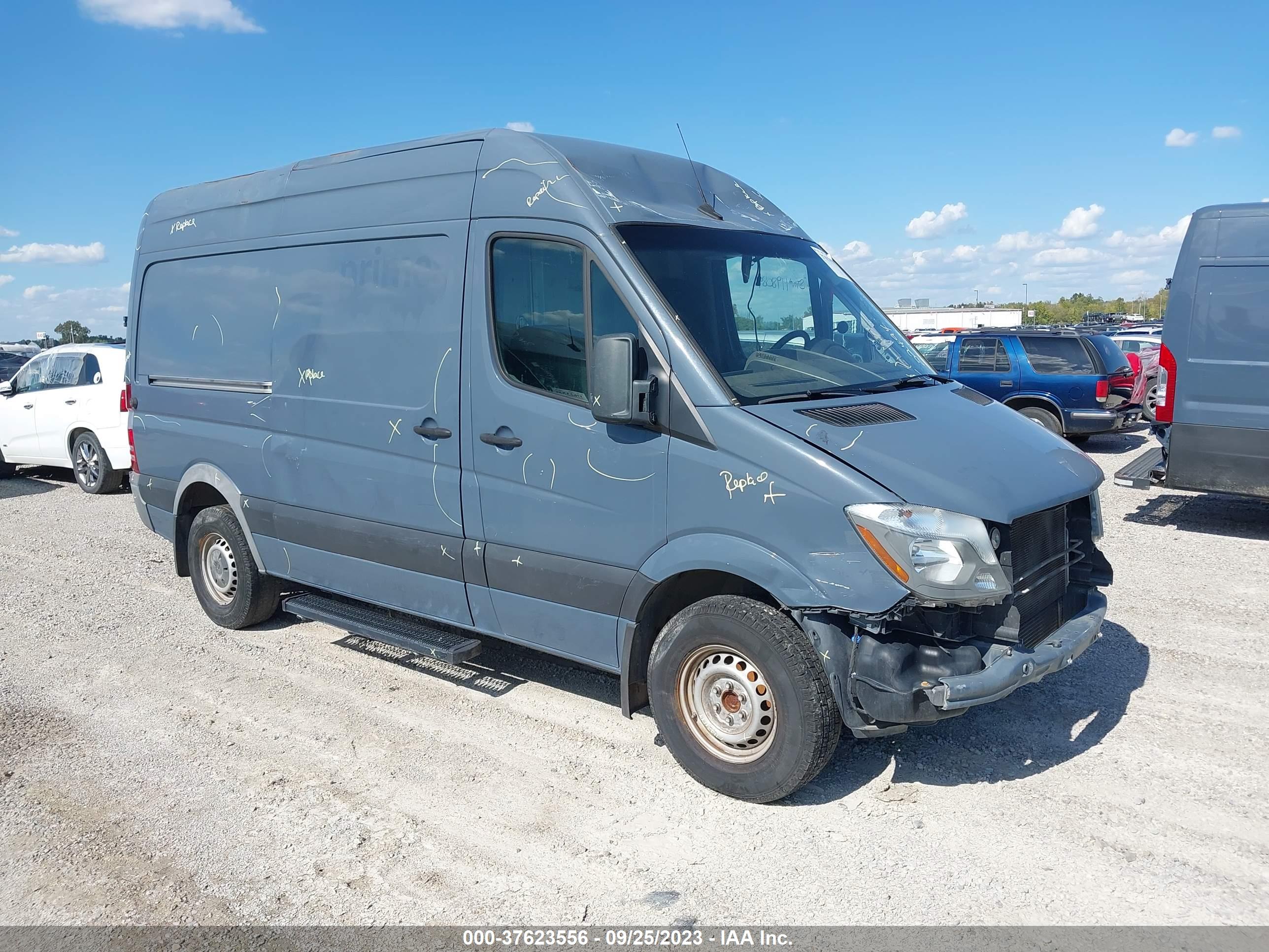 2018 MERCEDES-BENZ SPRINTER 2500 — VIN WD3PE7CD6JP623651 — photo 1 of 16