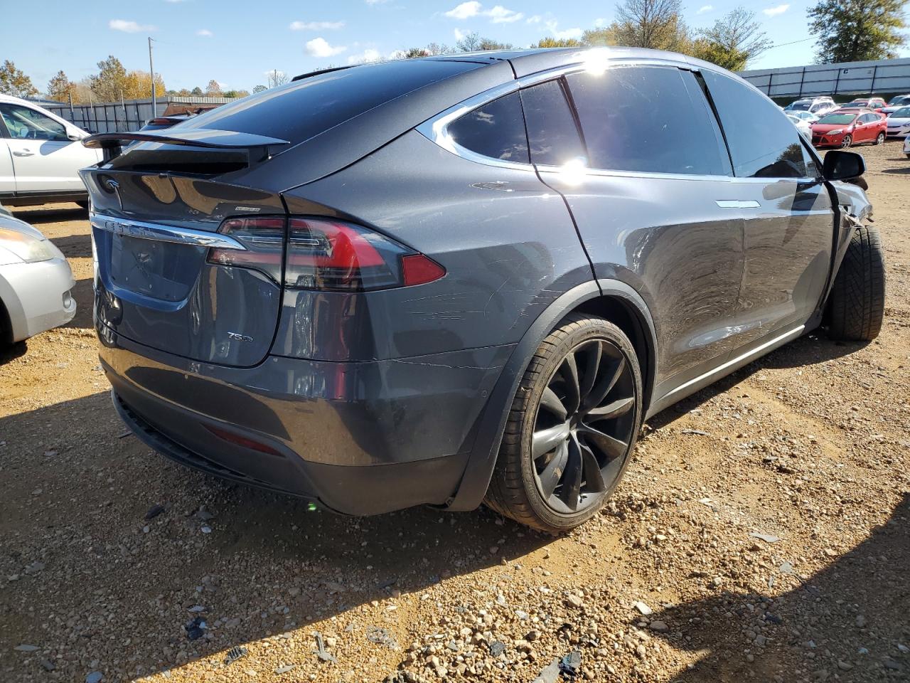 2016 TESLA MODEL X — VIN 5YJXCAE22GF017593 — photo 3