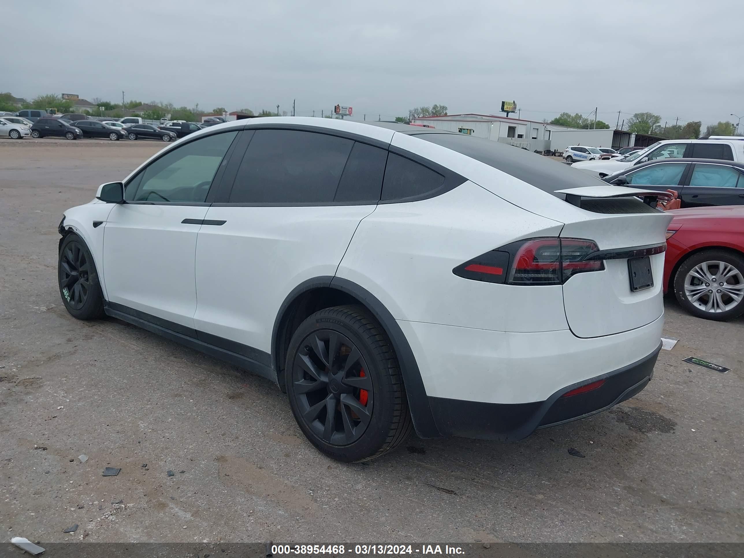 2023 TESLA MODEL X — VIN 7SAXCBE66PF410119 — photo 3