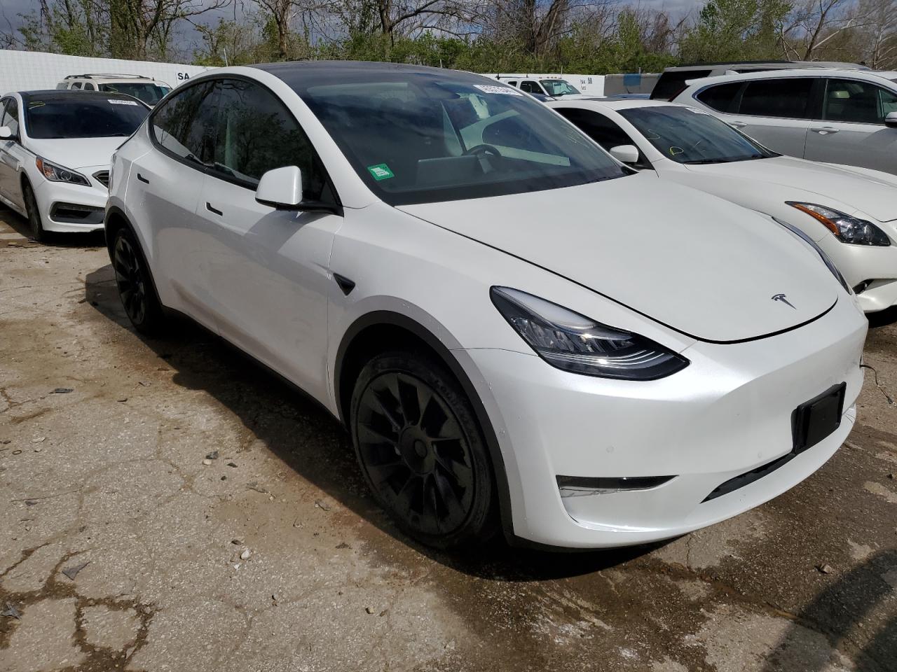 2021 TESLA MODEL Y — VIN 5YJYGDEE2MF060606 — photo 4