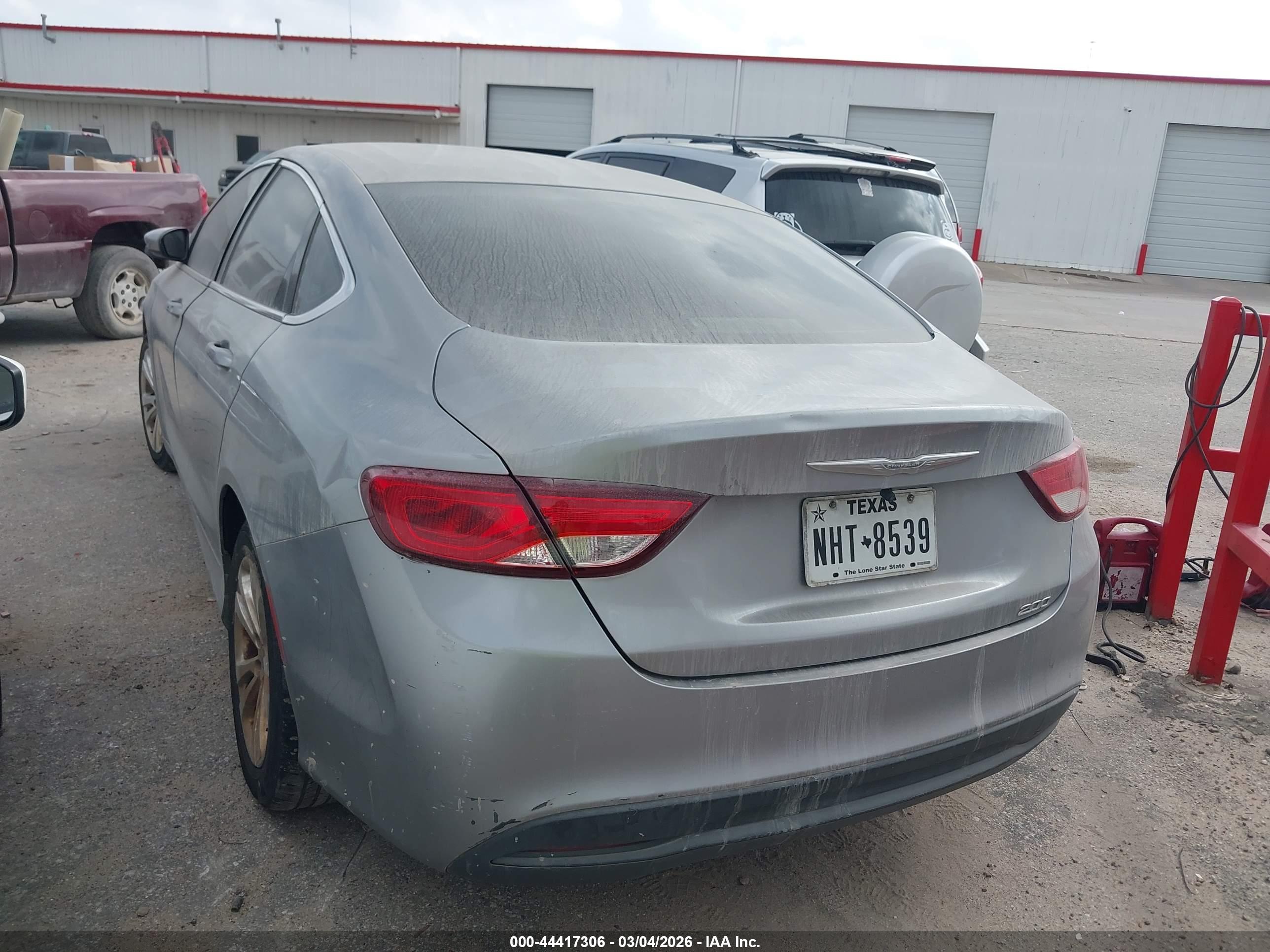 2016 CHRYSLER 200 — VIN 1C3CCCFB3GN195513 — photo 3