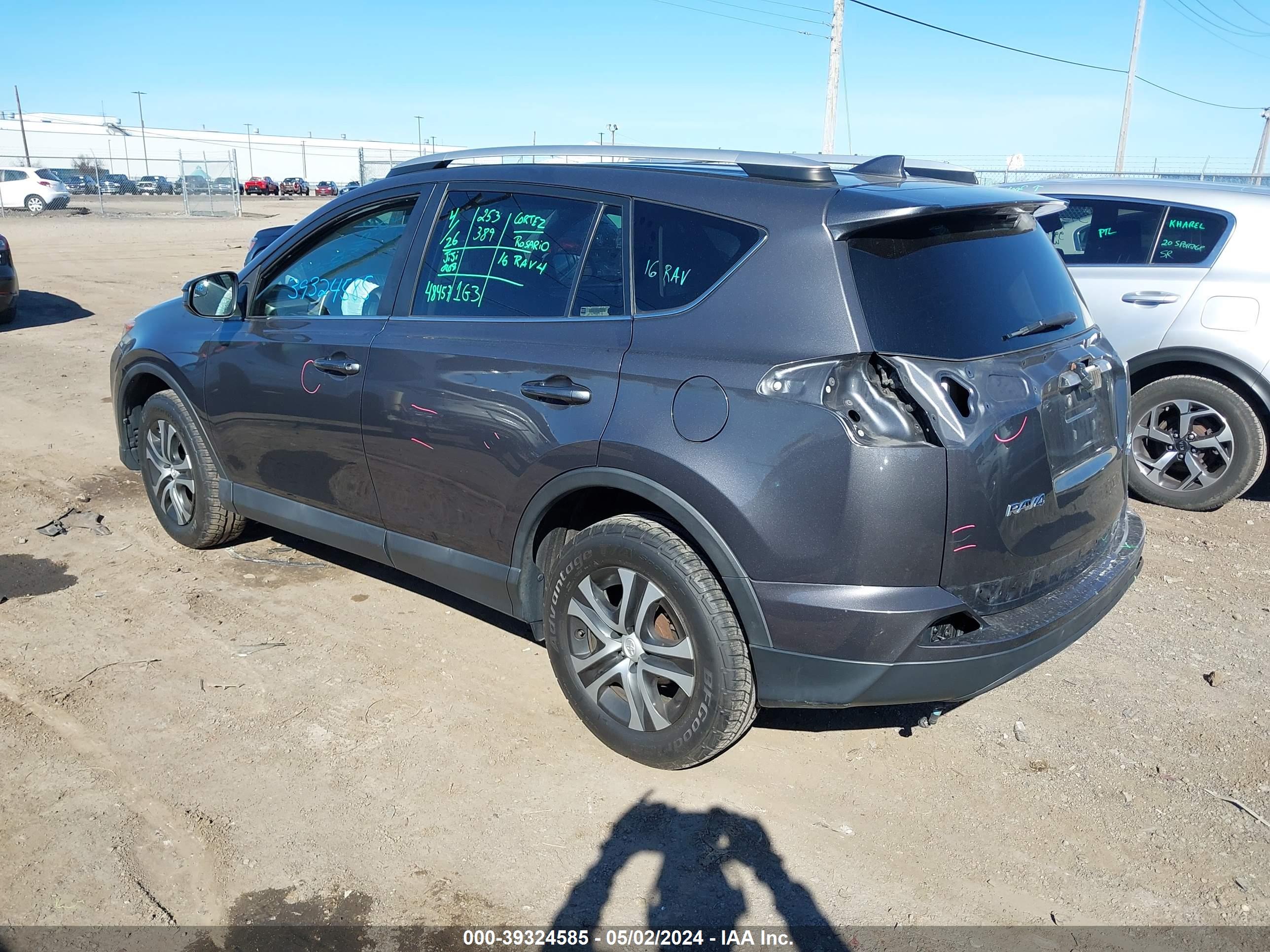 2016 TOYOTA RAV4 — VIN 2T3BFREV6GW423557 — photo 3