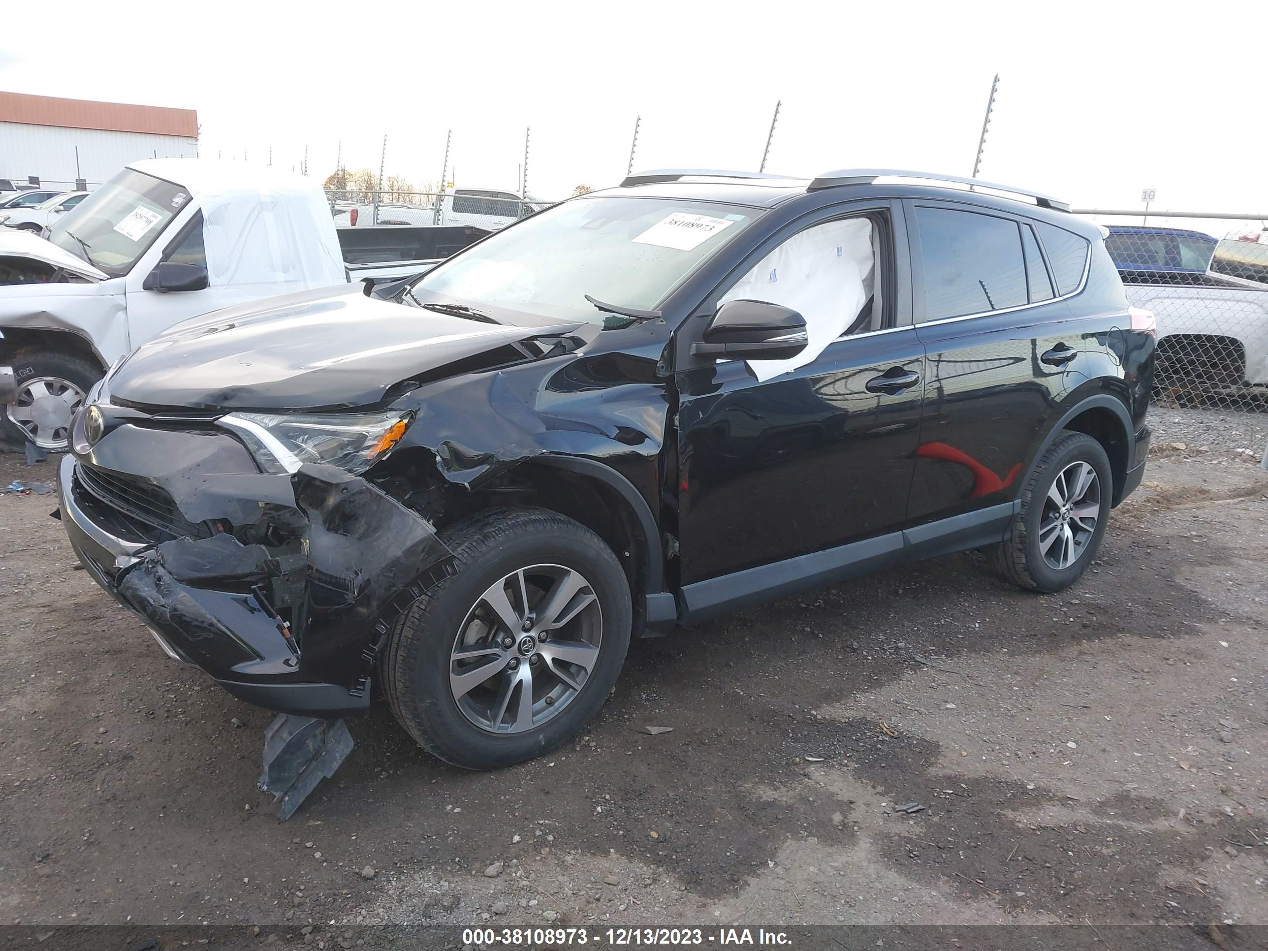 2018 TOYOTA RAV4 — VIN 2T3WFREV3JW413450 — photo 2