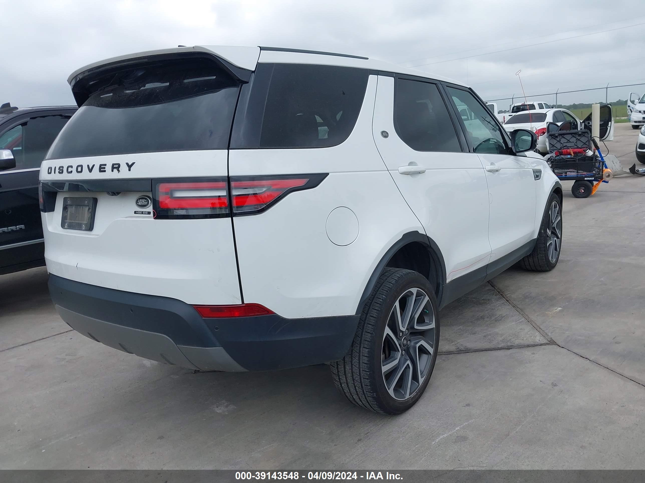 2018 LAND ROVER DISCOVERY — VIN SALRT2RV0JA067775 — photo 4