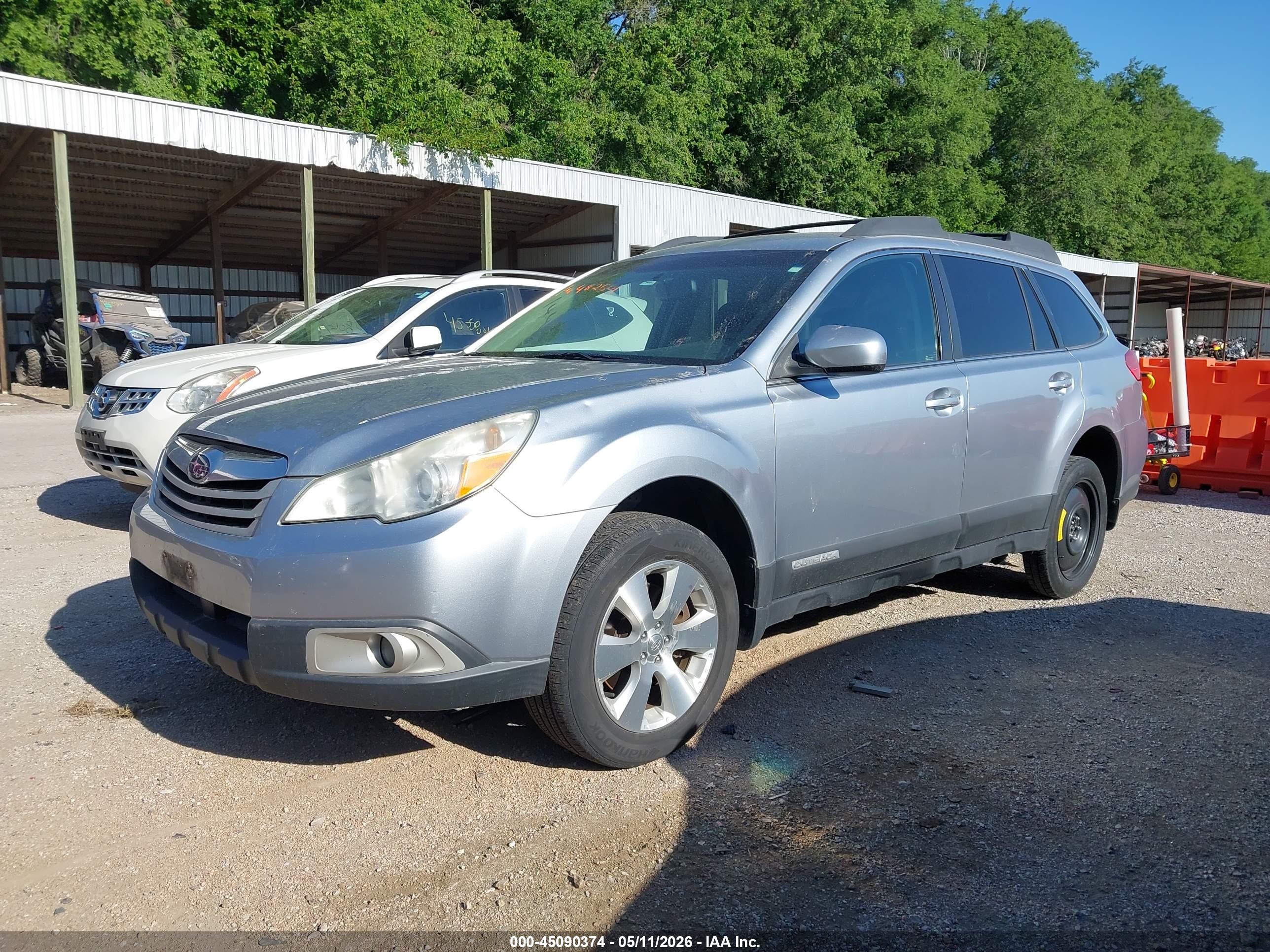 2012 SUBARU Outback — VIN 4S4BRDAC1C2303579 — photo 2
