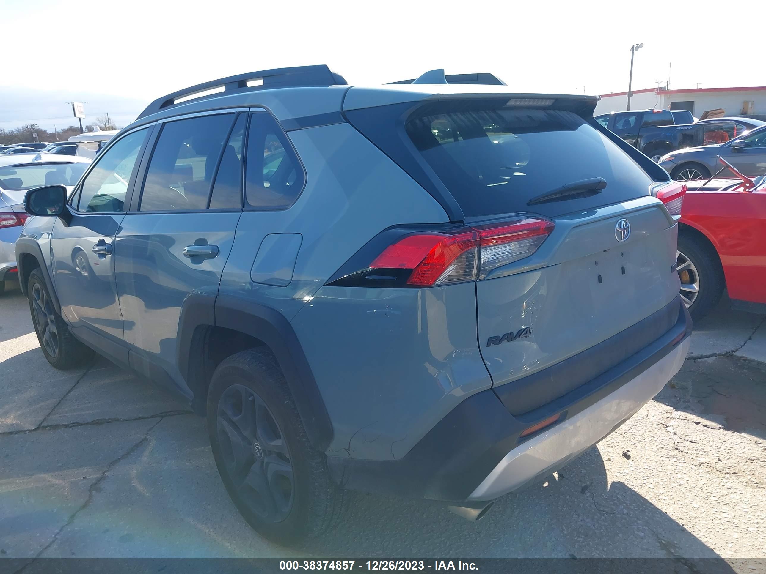 2022 TOYOTA RAV4 — VIN 2T3J1RFV3NW255317 — photo 3