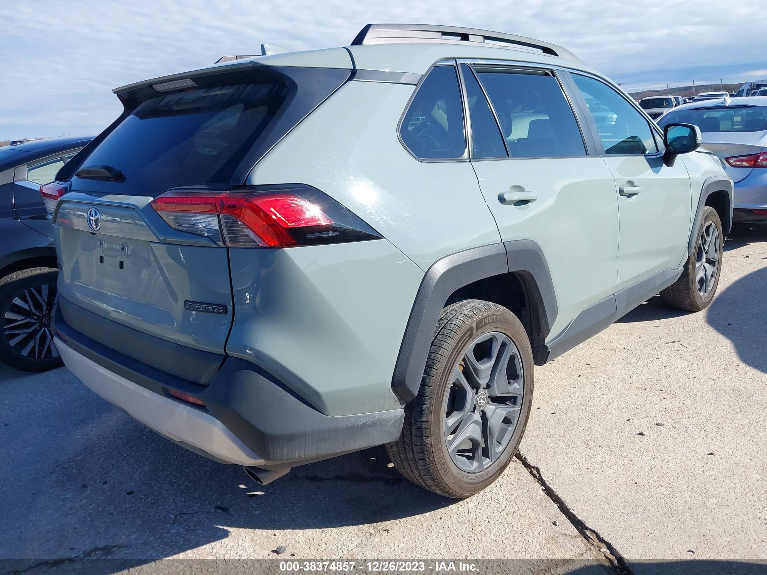 2022 TOYOTA RAV4 — VIN 2T3J1RFV3NW255317 — photo 4