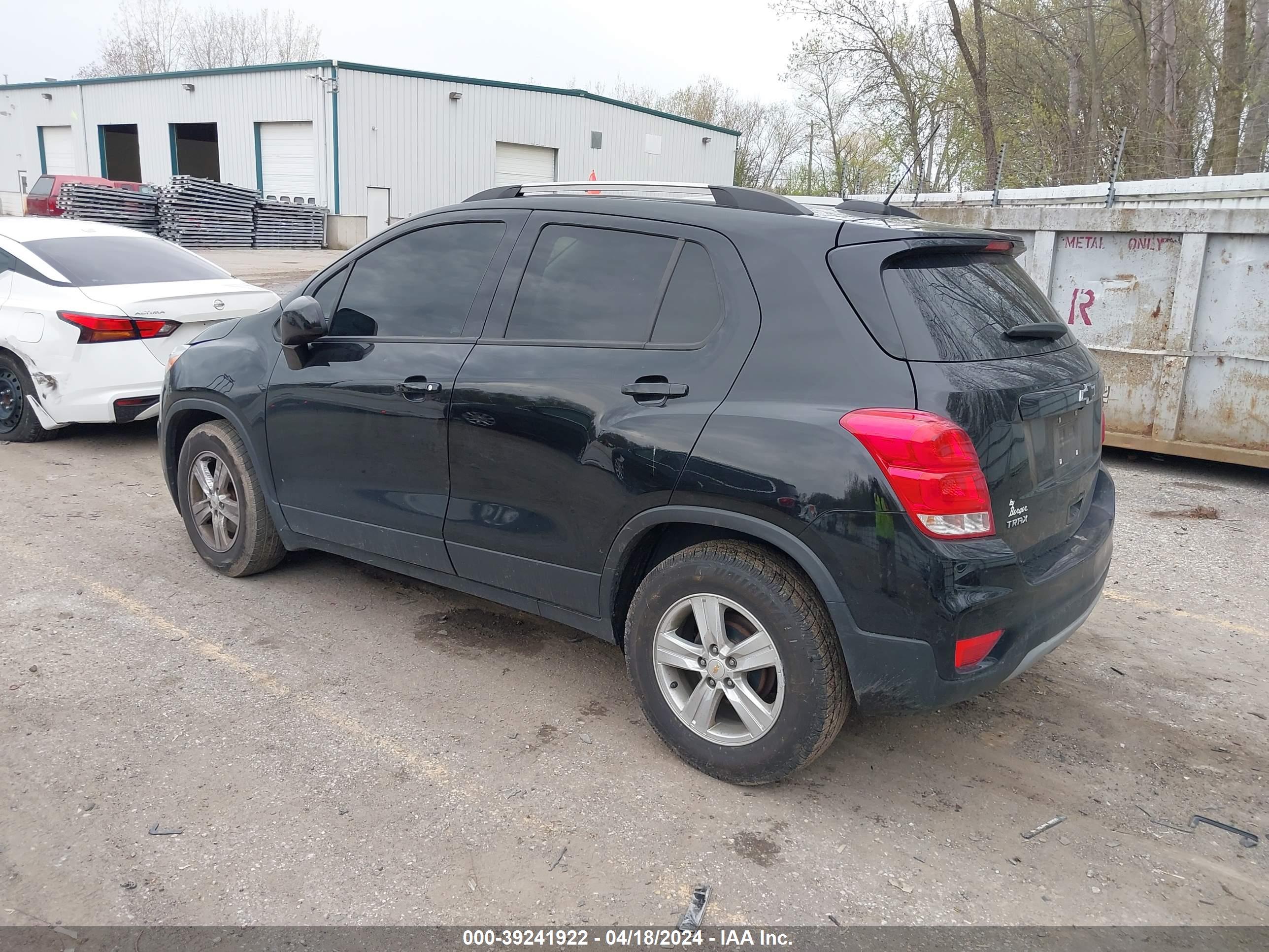 2021 CHEVROLET TRAX — VIN KL7CJLSB7MB330882 — photo 3