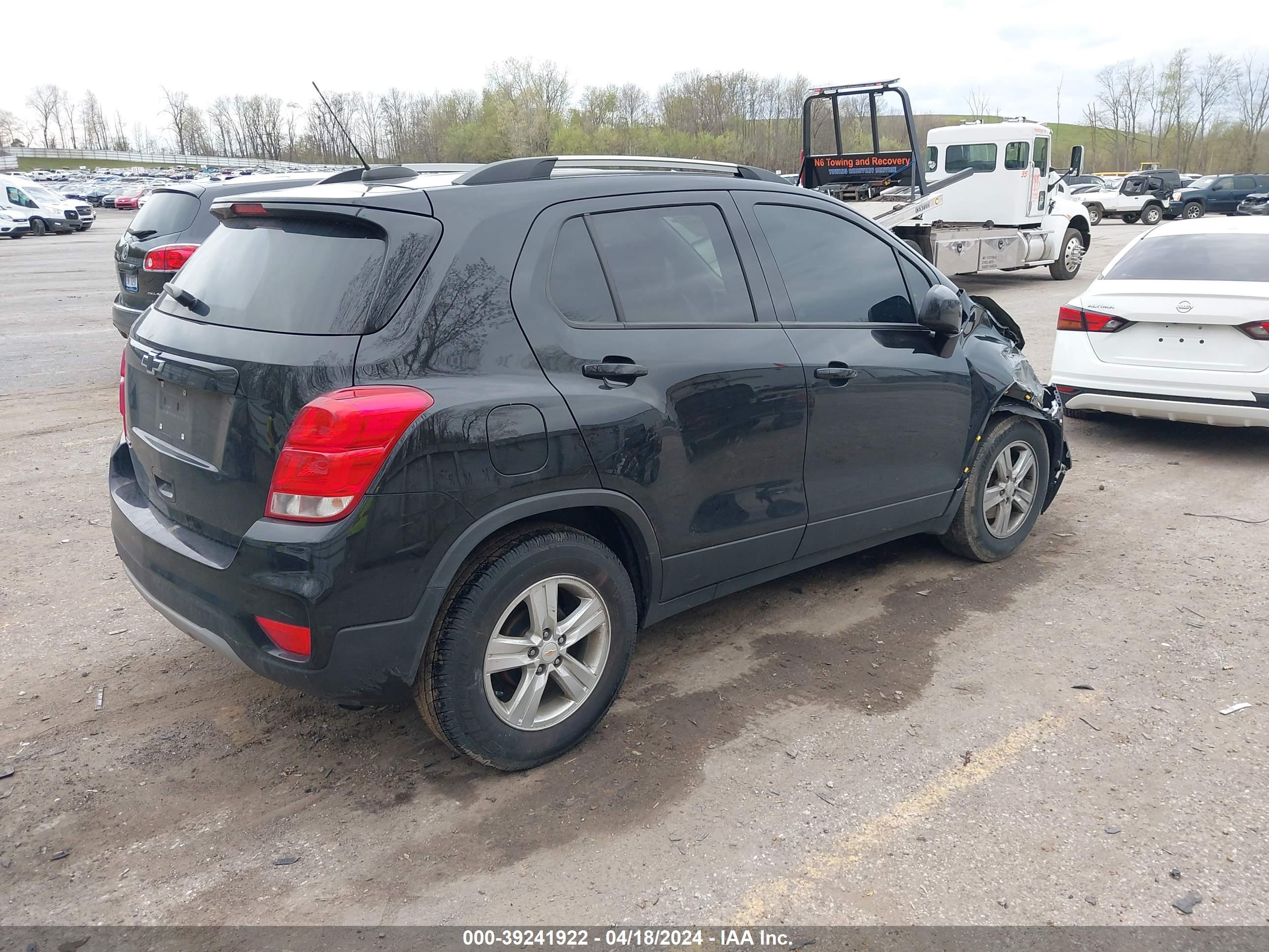 2021 CHEVROLET TRAX — VIN KL7CJLSB7MB330882 — photo 4