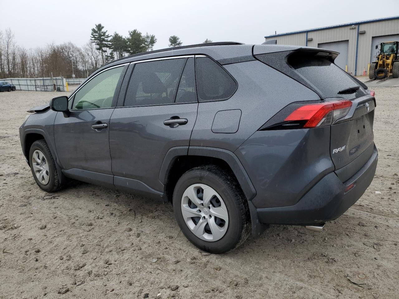 2019 TOYOTA RAV4 LE — VIN JTMF1RFV6KD020926 — photo 2