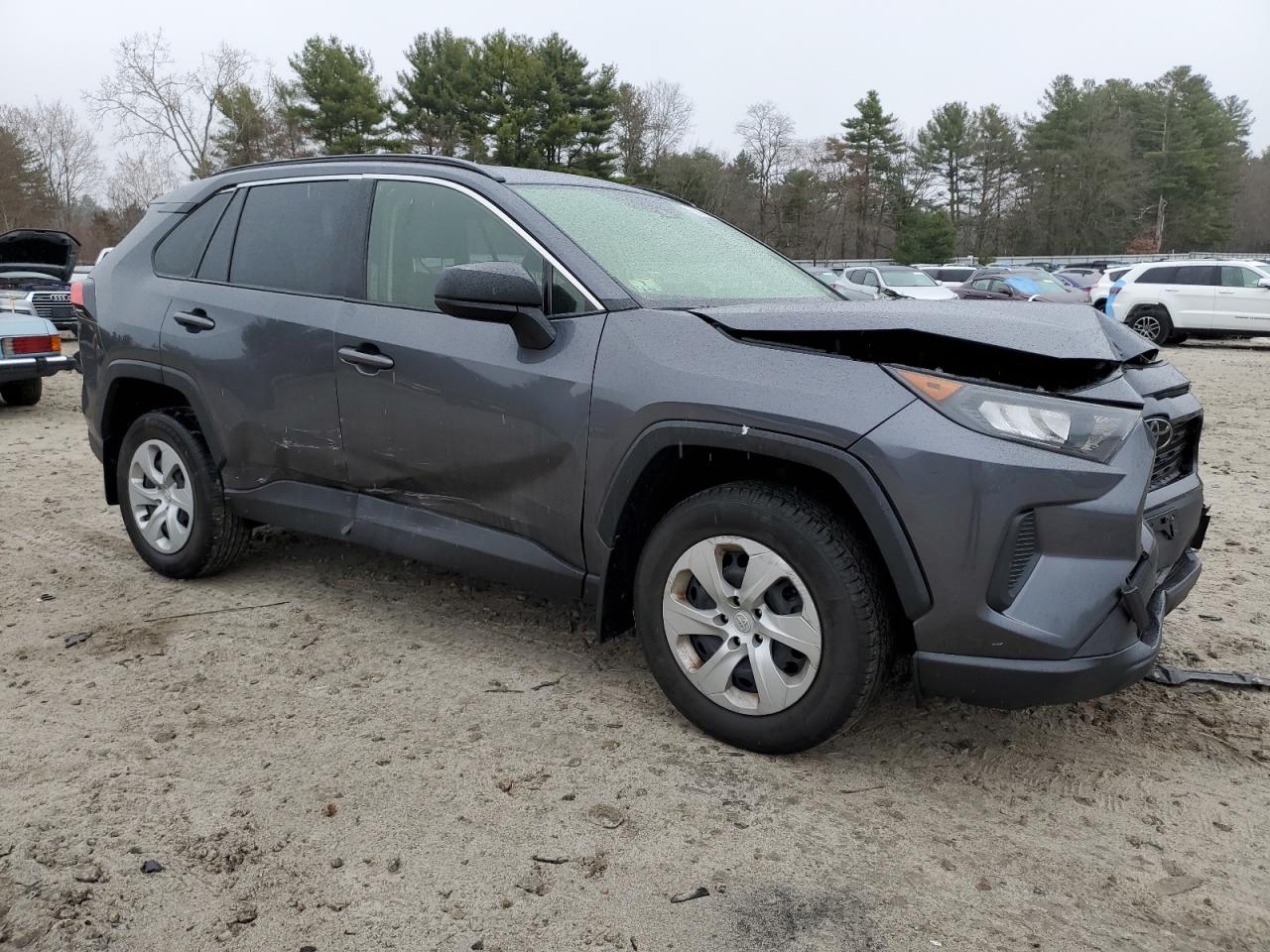 2019 TOYOTA RAV4 LE — VIN JTMF1RFV6KD020926 — photo 4