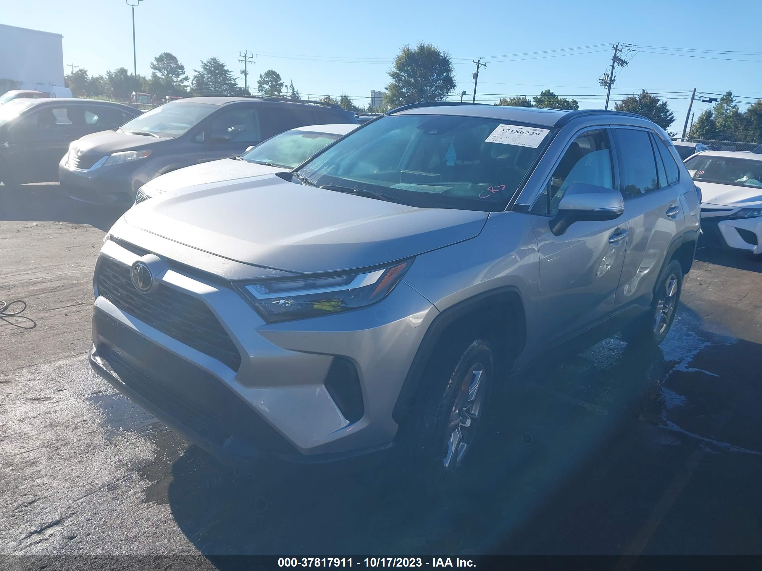 2022 TOYOTA RAV4 — VIN 2T3P1RFV0NC260762 — photo 2