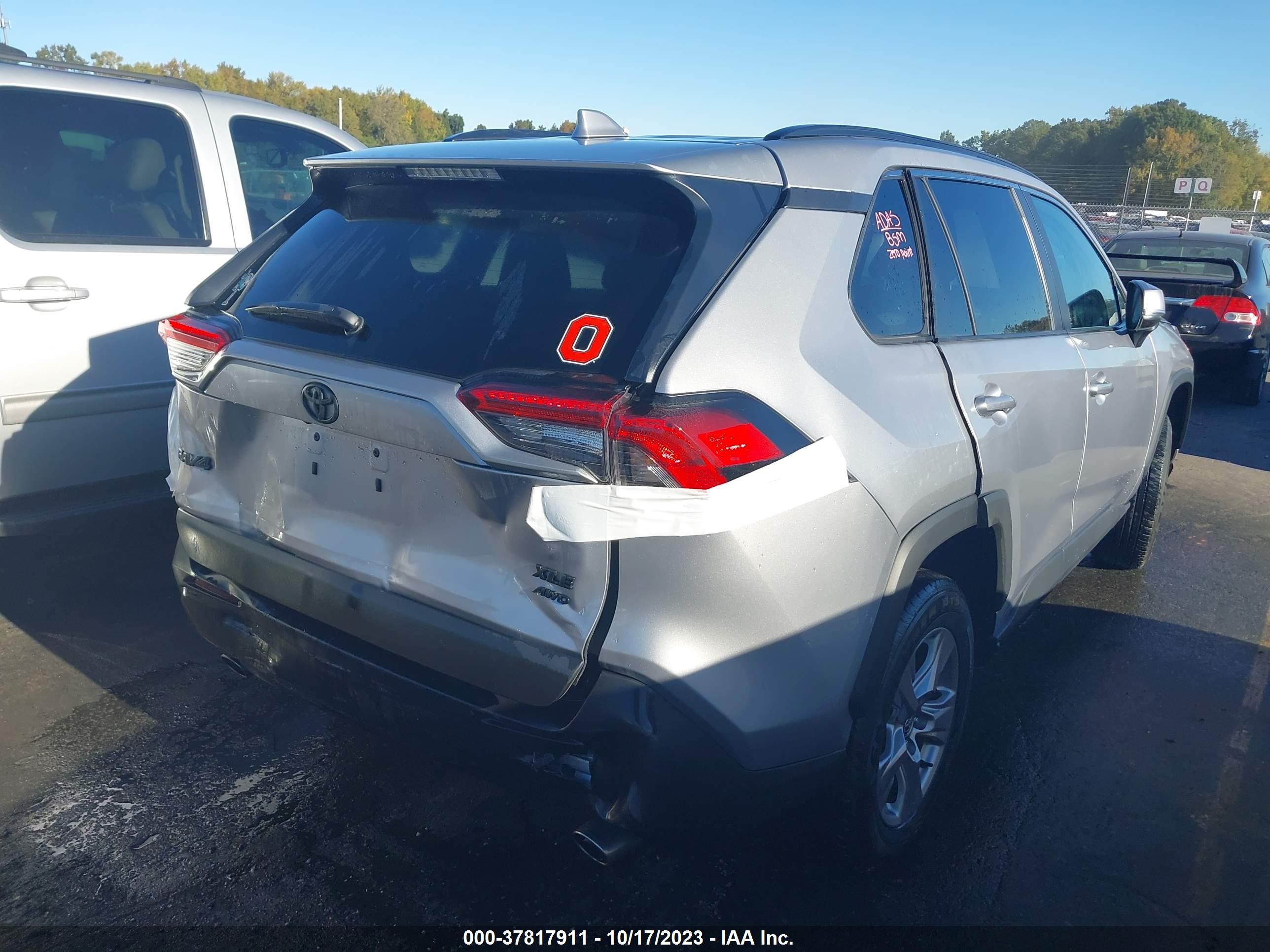 2022 TOYOTA RAV4 — VIN 2T3P1RFV0NC260762 — photo 4