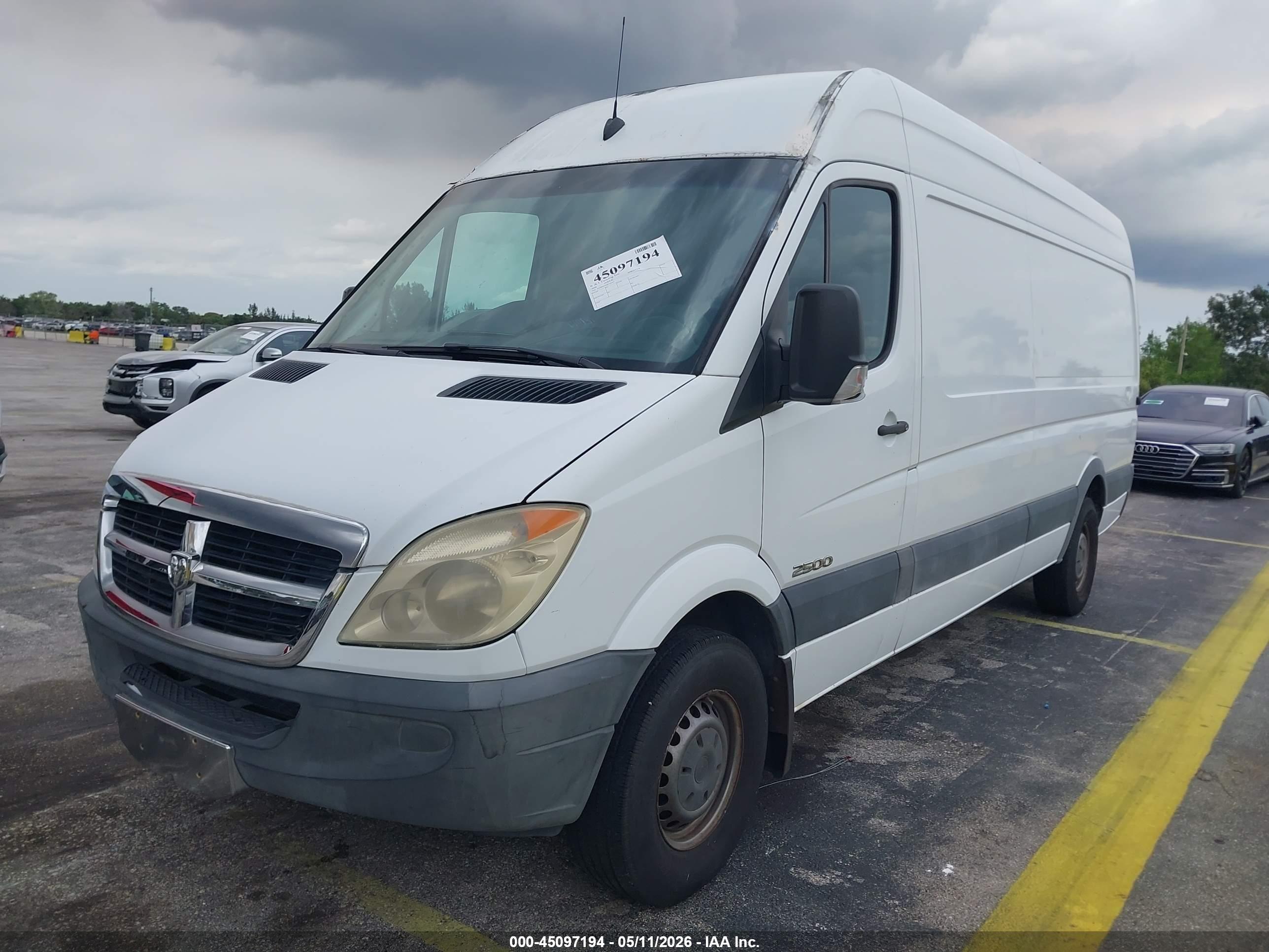 2008 DODGE Sprinter — VIN WD0PE845685226361 — photo 2