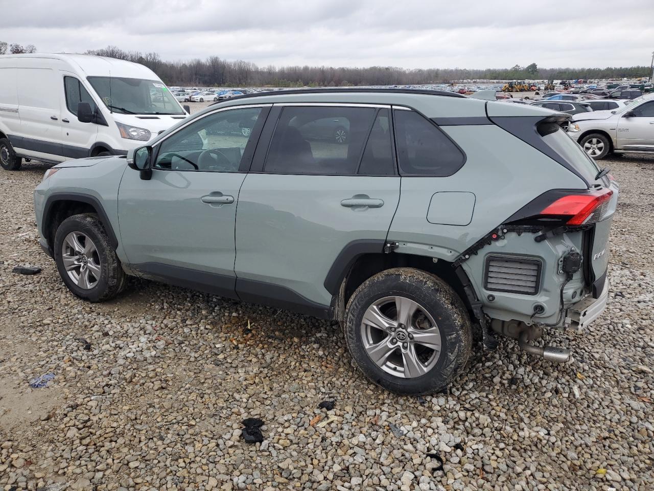 2022 TOYOTA RAV4 XLE — VIN 2T3W1RFV1NW195141 — photo 2