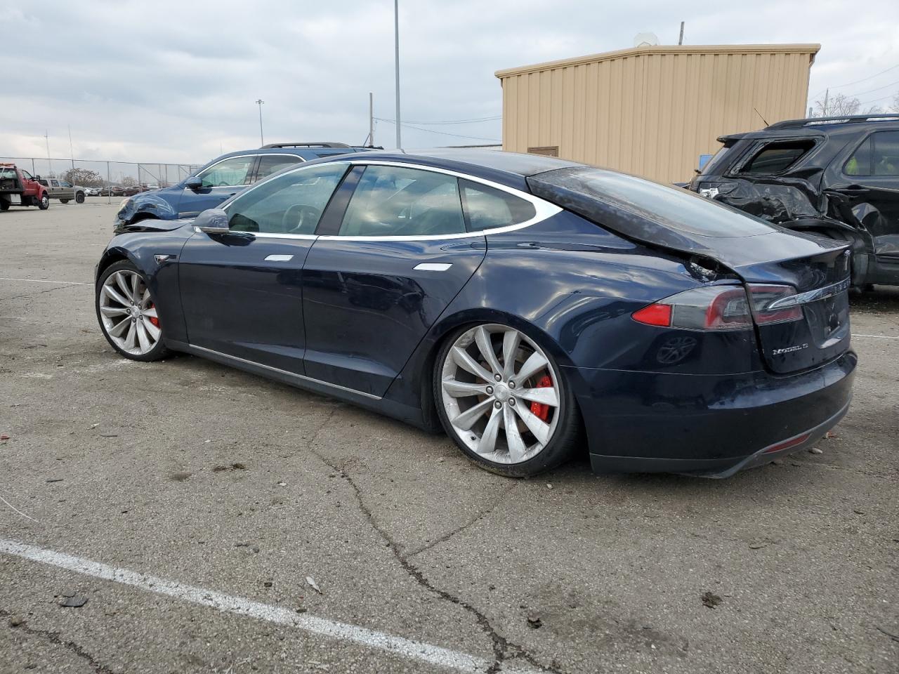 2014 TESLA MODEL S — VIN 5YJSA1H16EFP45756 — photo 2