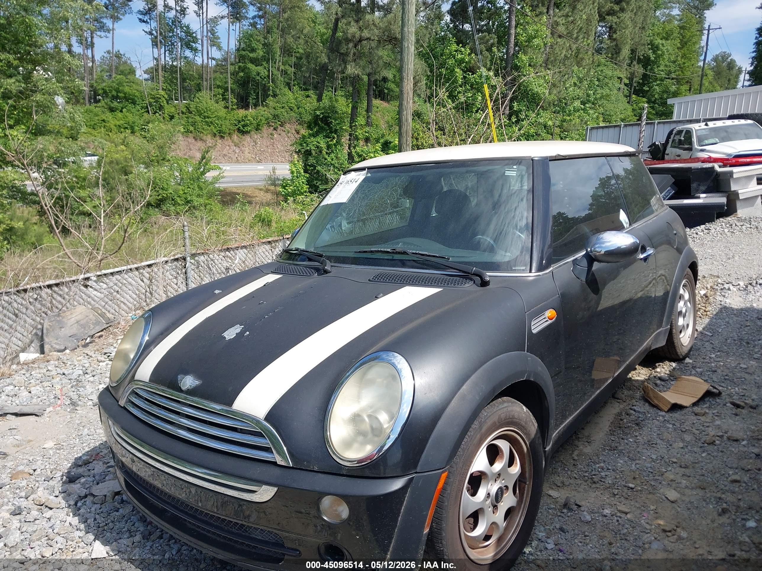 2005 MINI Cooper — VIN WMWRC33595TK60147 — photo 2