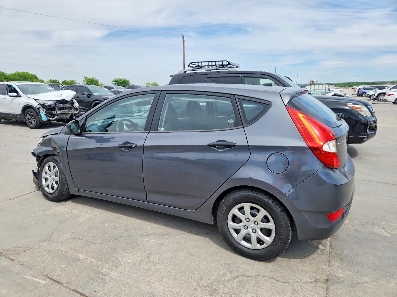 2013 HYUNDAI Accent — VIN KMHCT5AE0DU080308 — photo 2