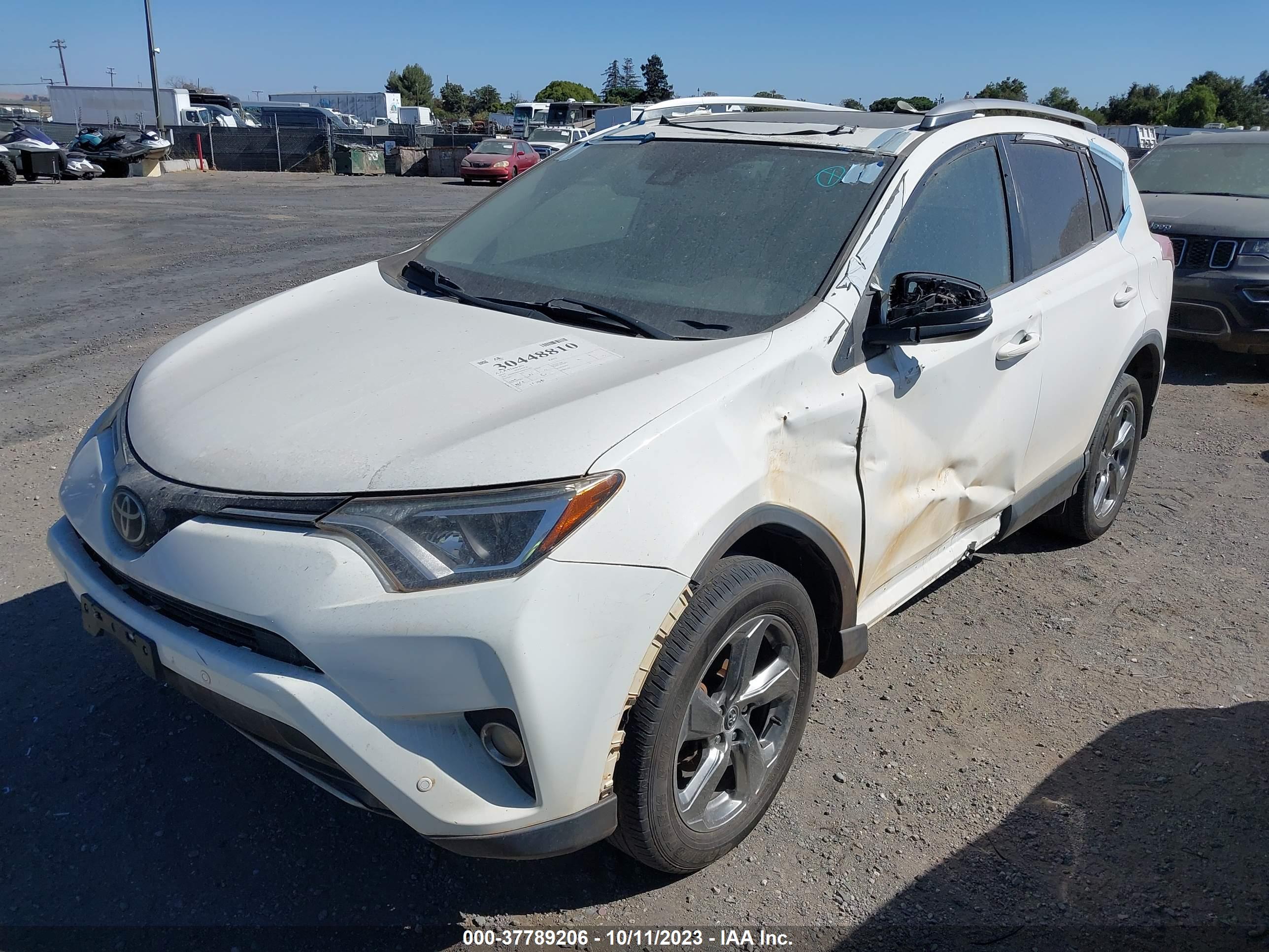 2017 TOYOTA RAV4 — VIN JTMWFREV6HJ101311 — photo 2