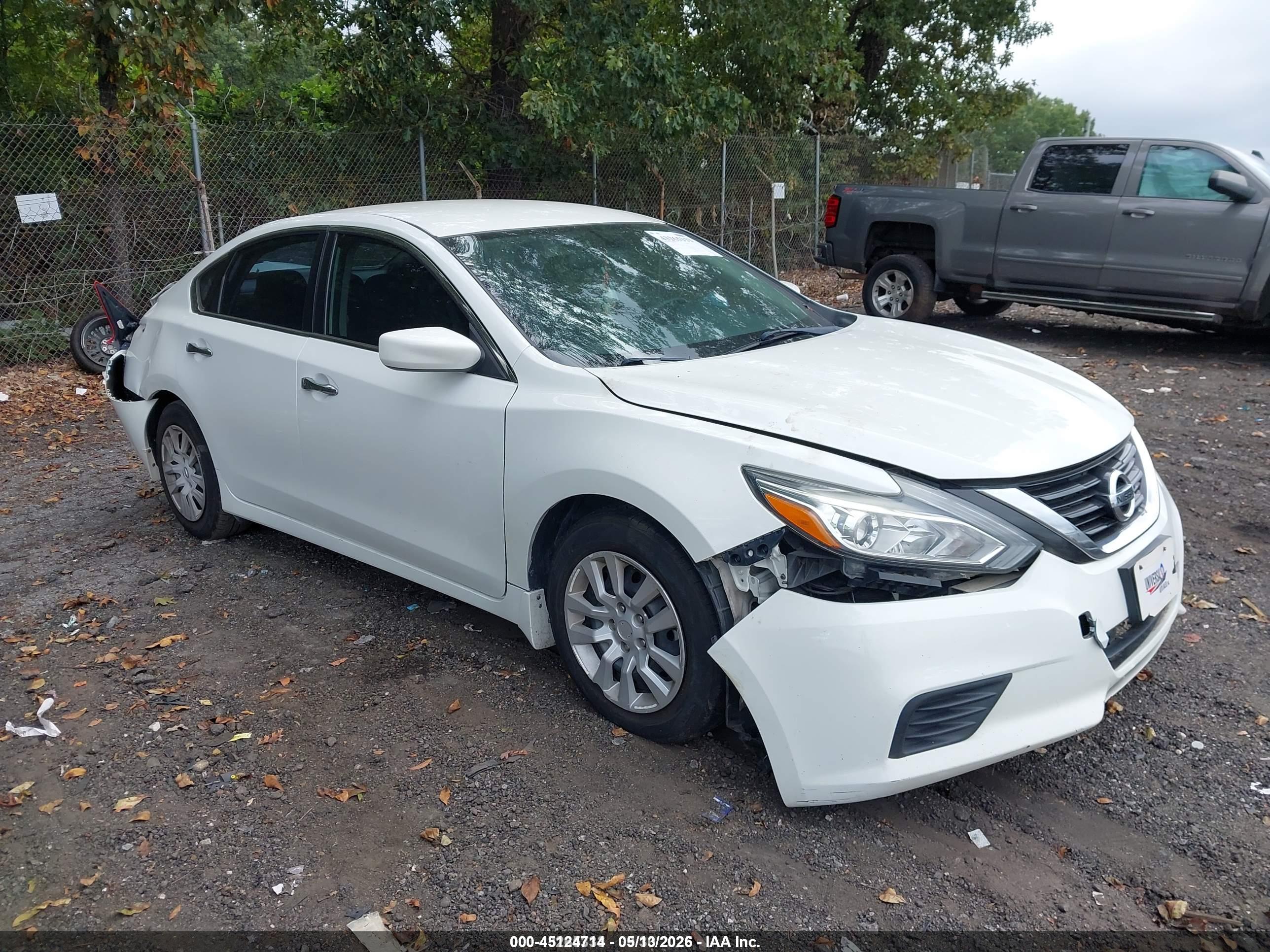2018 NISSAN Altima — VIN 1N4AL3AP3JC247298 — photo 1 of 15