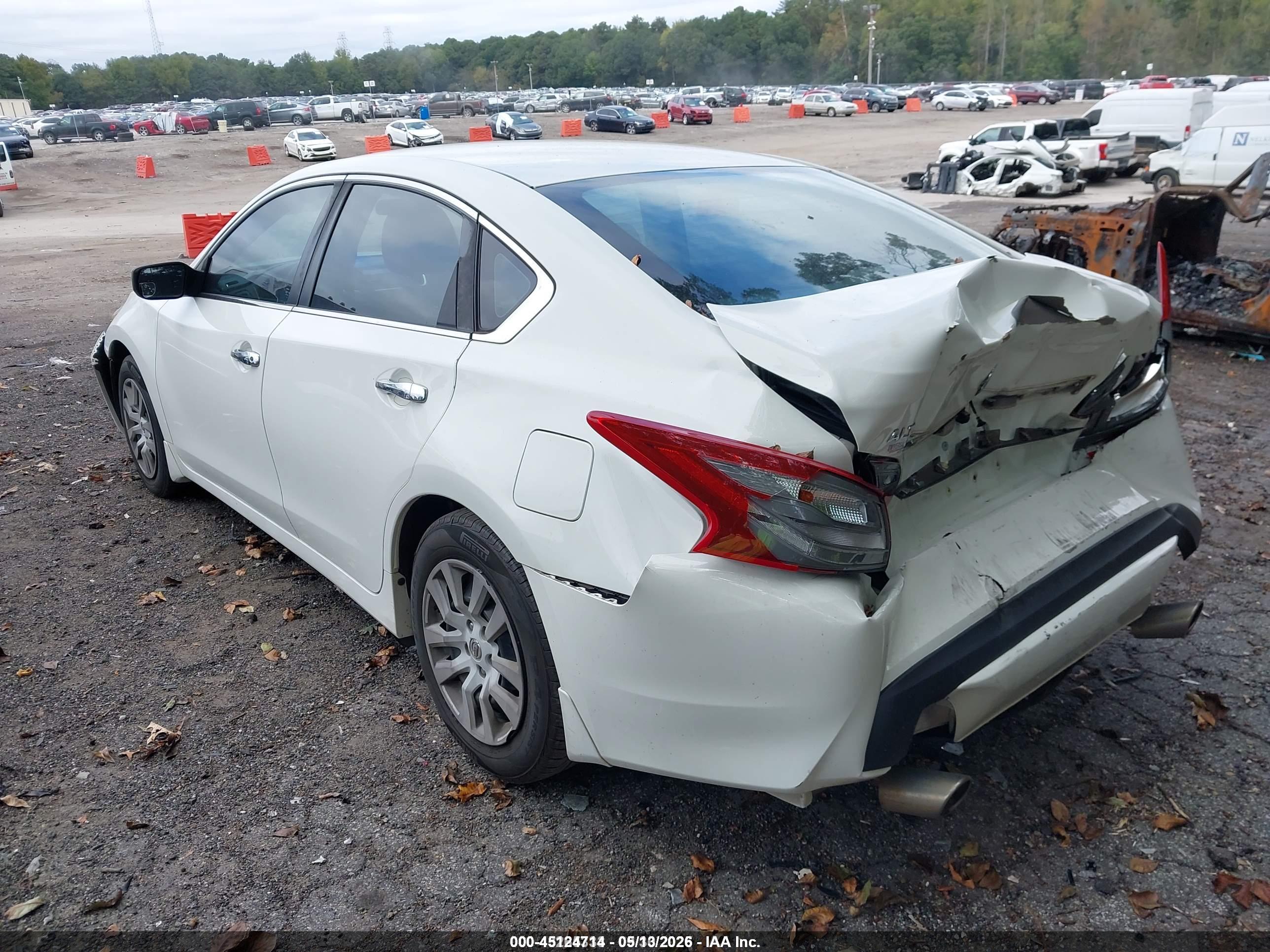 2018 NISSAN Altima — VIN 1N4AL3AP3JC247298 — photo 3