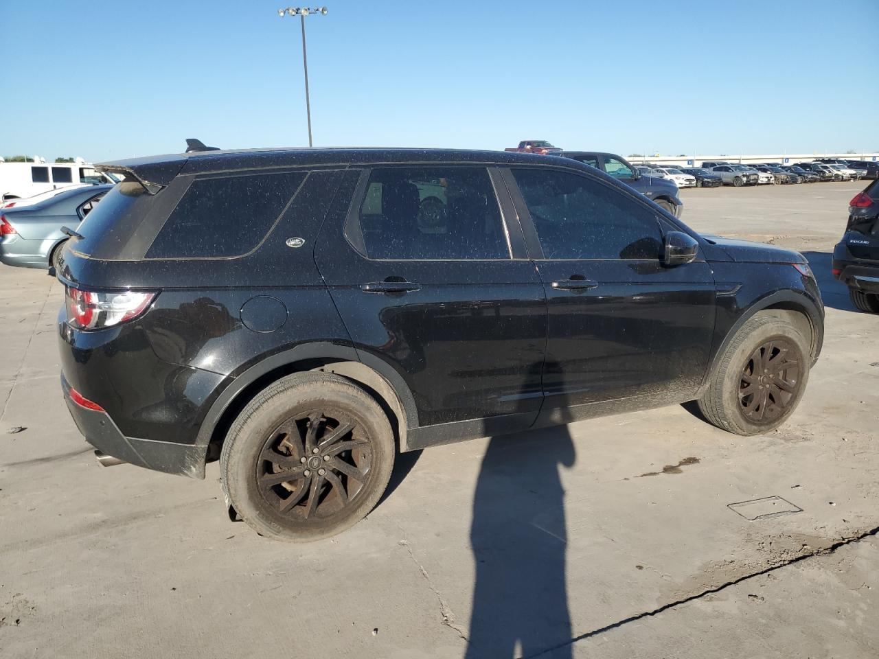 2016 LAND ROVER DISCOVERY — VIN SALCP2BG8GH603359 — photo 3