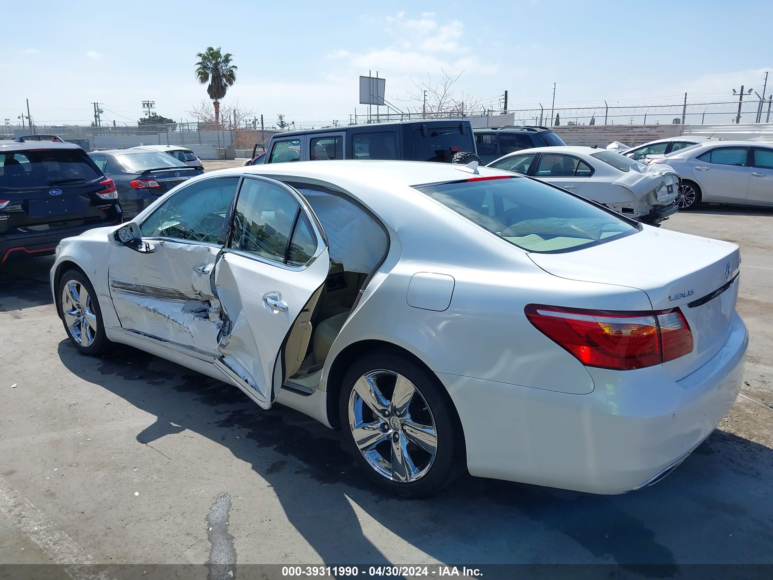 2010 LEXUS LS 460 — VIN JTHGL5EF3A5040849 — photo 3