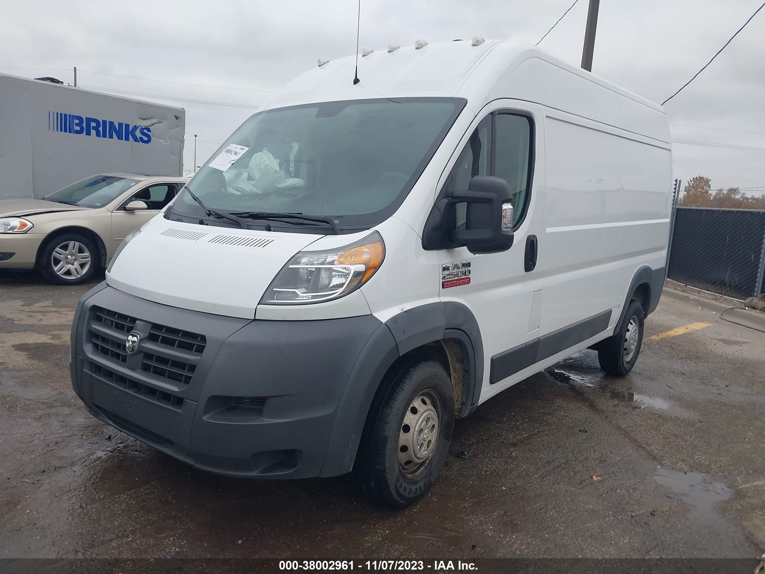 2018 RAM PROMASTER 2500 — VIN 3C6TRVCG5JE114164 — photo 2