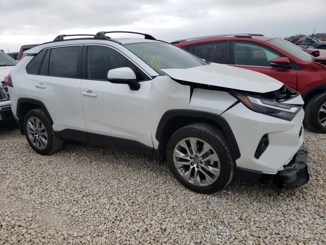 2024 TOYOTA RAV4 XLE P — VIN 2T3C1RFV5RW317945 — photo 4