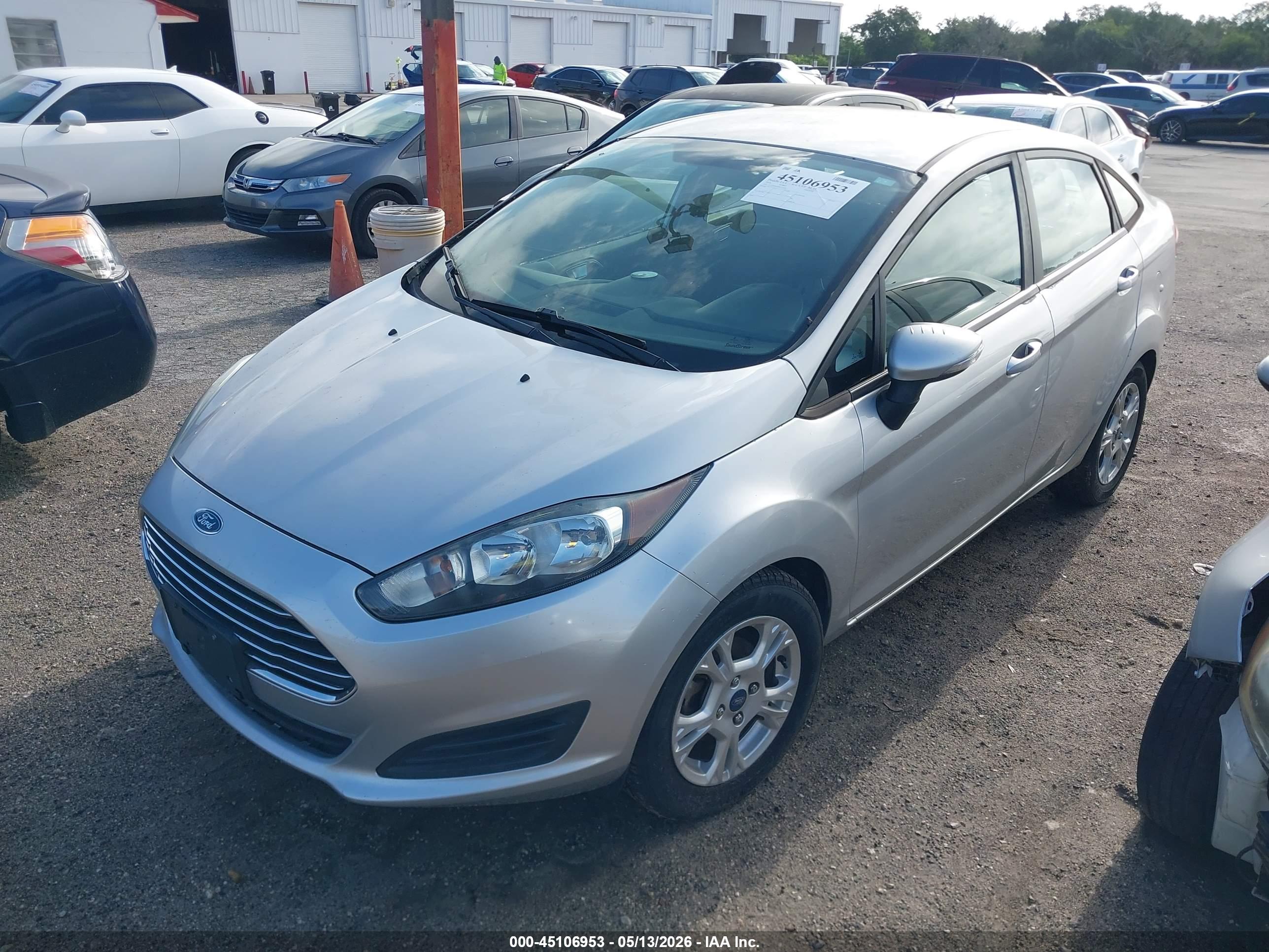 2014 FORD Fiesta — VIN 3FADP4BJ7EM135934 — photo 2