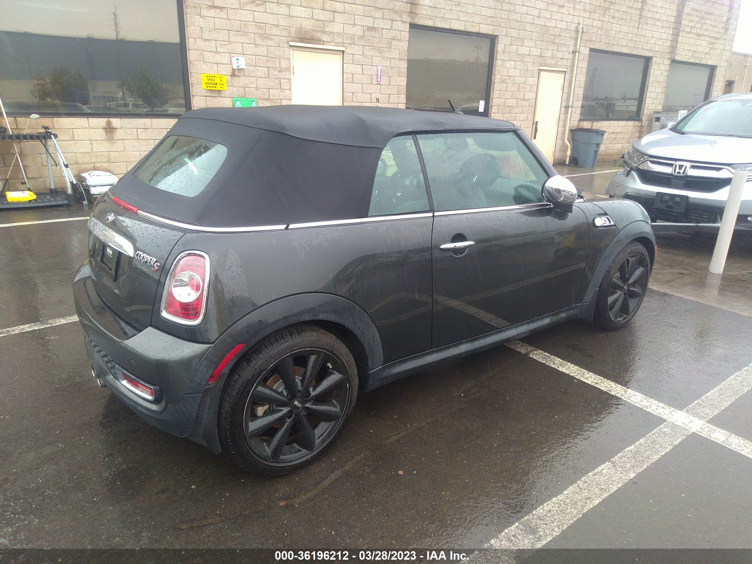 2011 MINI COOPER S — VIN WMWZP3C51BTX84263 — photo 4