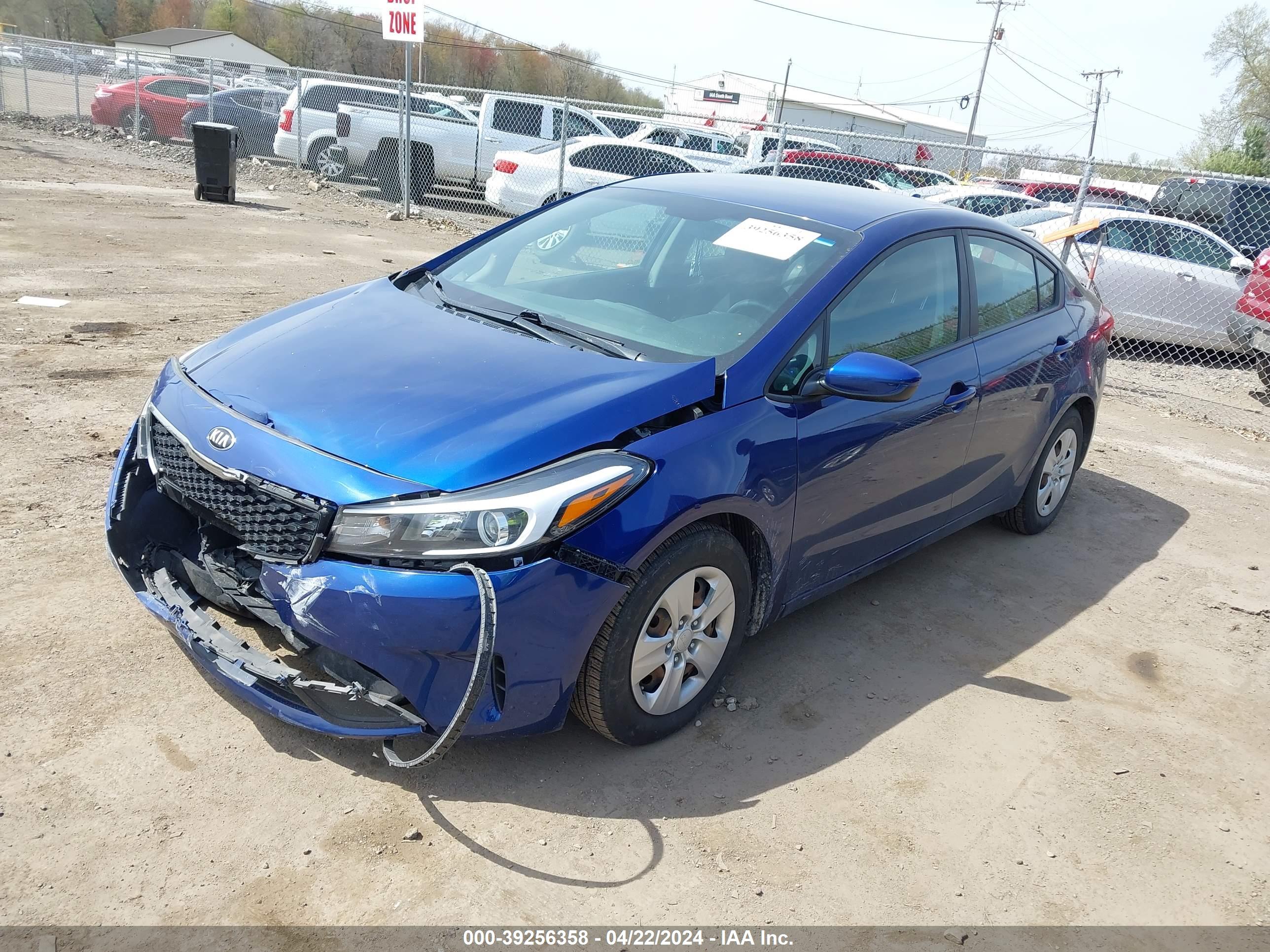 2017 KIA FORTE — VIN 3KPFL4A78HE139588 — photo 2