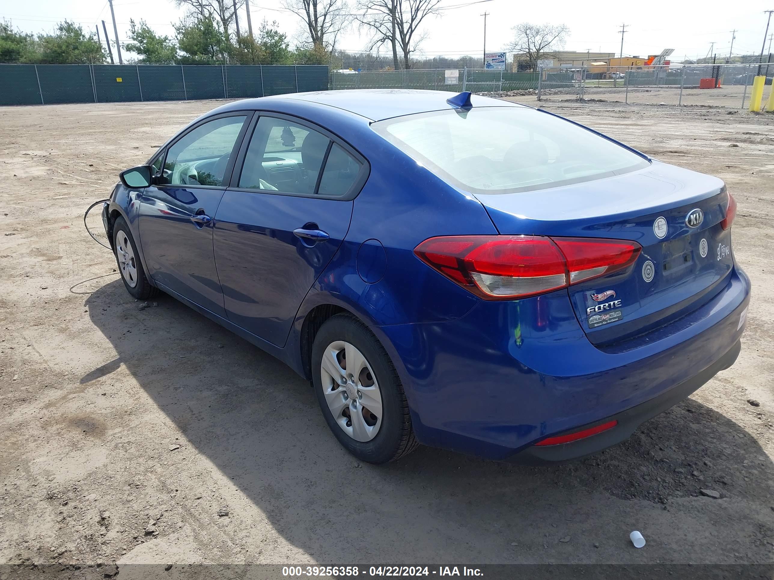 2017 KIA FORTE — VIN 3KPFL4A78HE139588 — photo 3