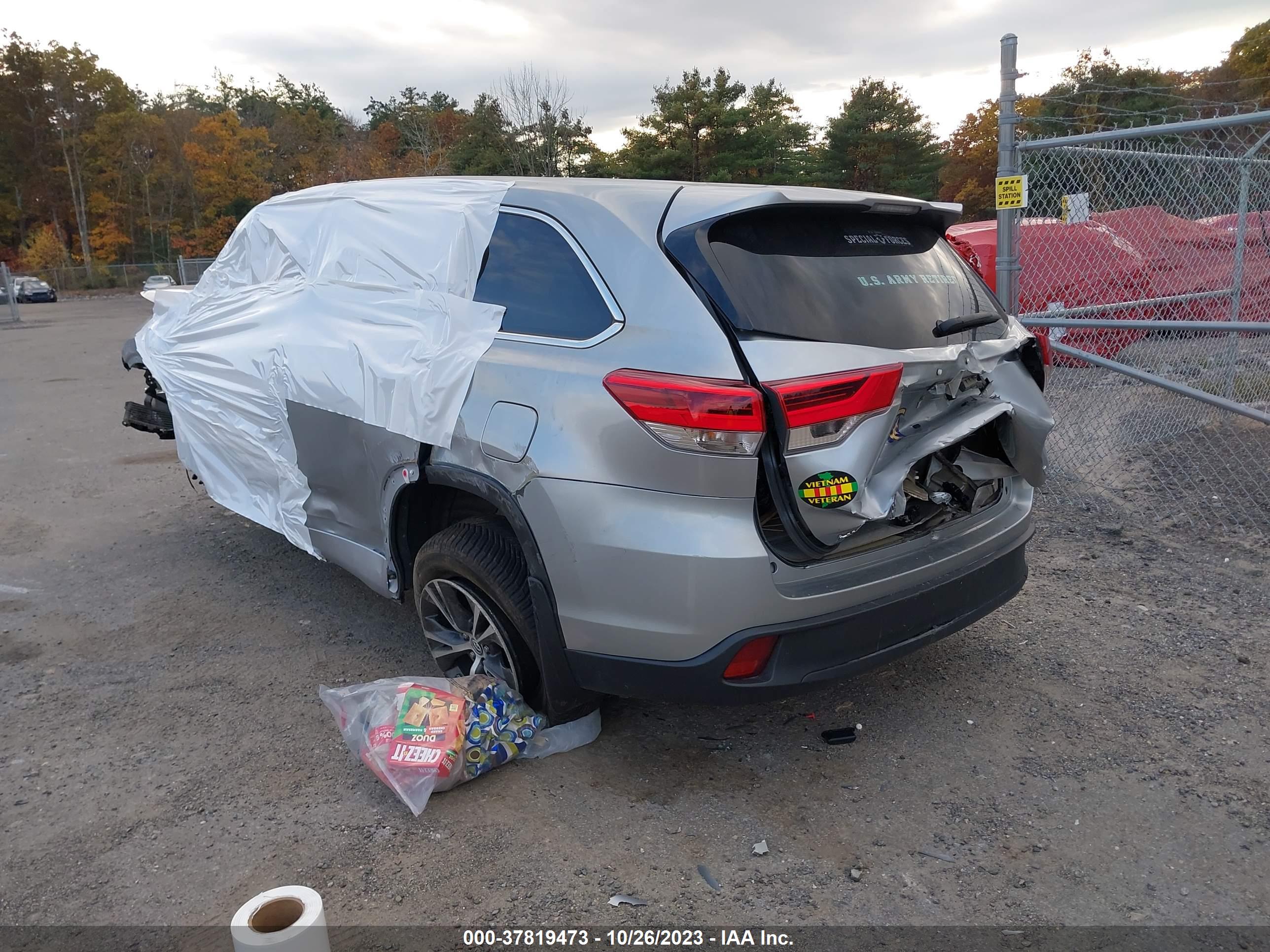 2017 TOYOTA HIGHLANDER — VIN 5TDBZRFH0HS479870 — photo 3
