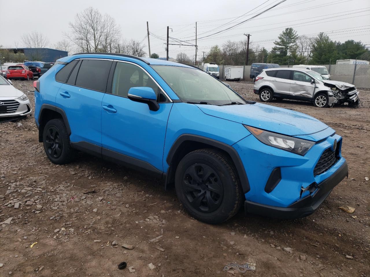 2019 TOYOTA RAV4 LE — VIN JTMG1RFV5KJ025377 — photo 4