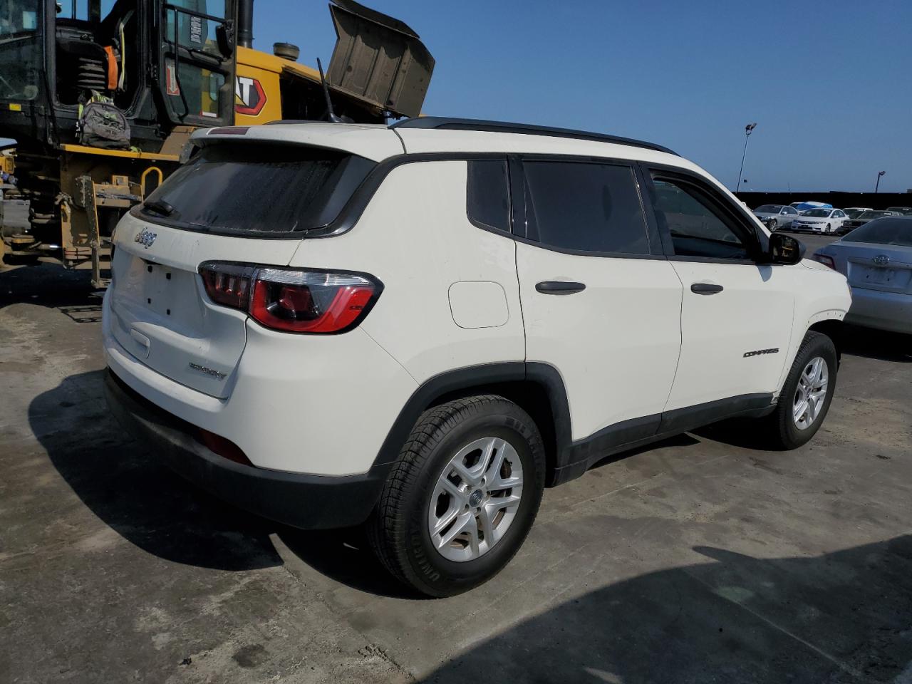 2018 JEEP COMPASS SP — VIN 3C4NJCAB3JT124479 — photo 3