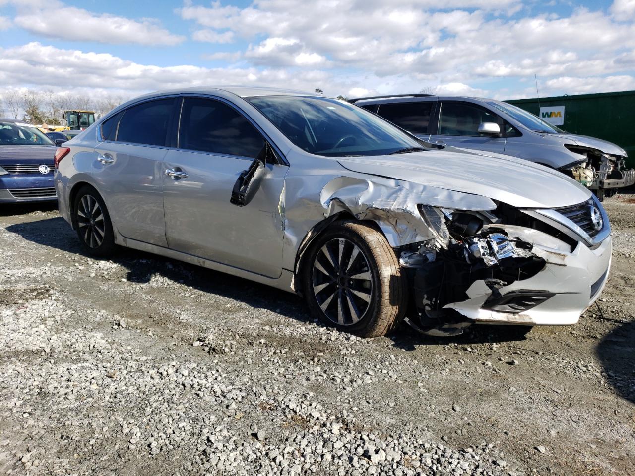 2017 NISSAN ALTIMA 2.5 — VIN 1N4AL3AP2HC253779 — photo 4