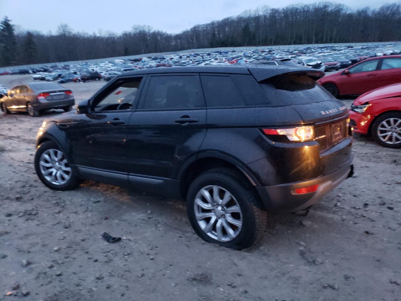 2015 LAND ROVER RANGE ROVE — VIN SALVN2BG8FH045025 — photo 2