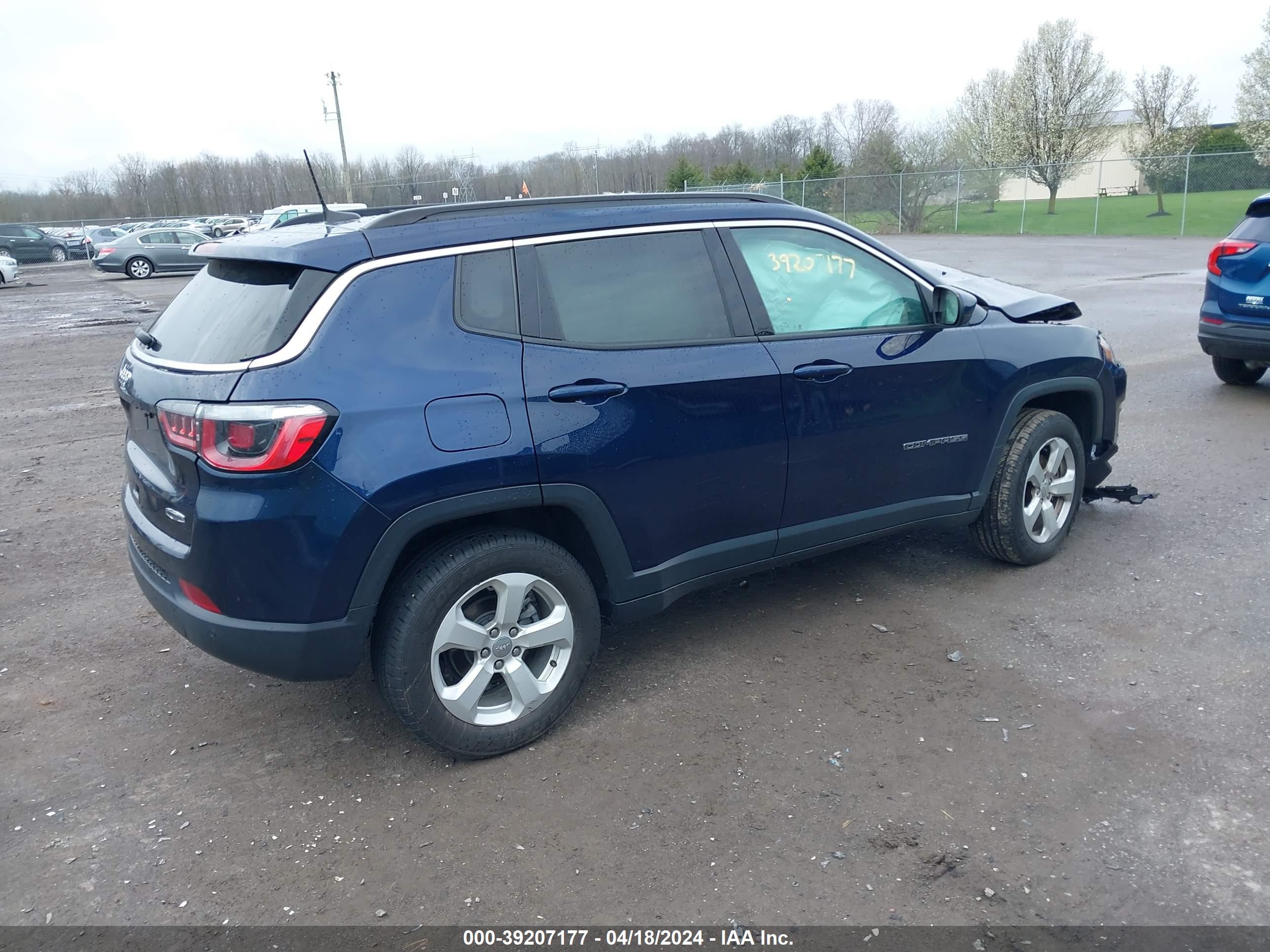 2018 JEEP COMPASS — VIN 3C4NJDBB0JT393799 — photo 4