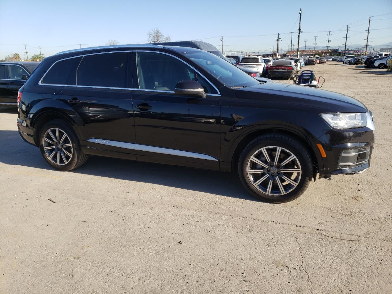 2017 AUDI Q7 PREMIUM — VIN WA1LAAF77HD018174 — photo 4