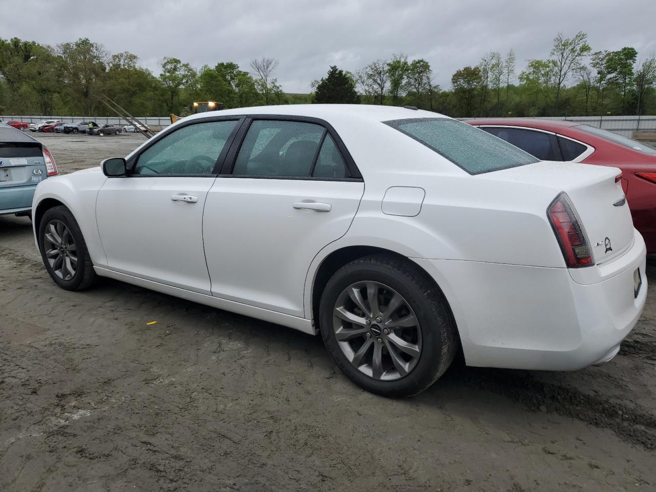 2014 CHRYSLER 300 S — VIN 2C3CCAGG6EH261069 — photo 2
