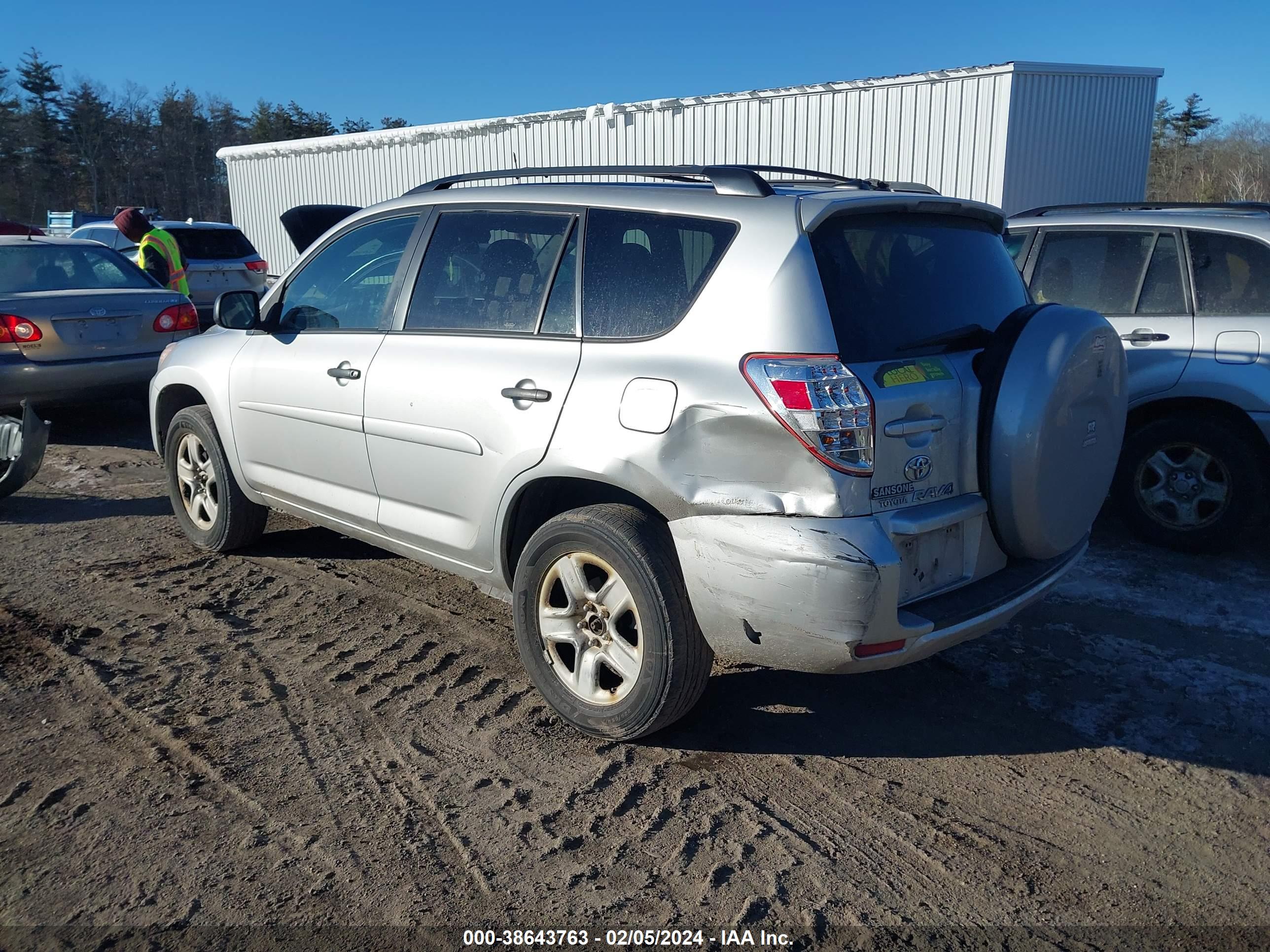 2010 TOYOTA RAV4 — VIN 2T3BF4DV8AW079855 — photo 3