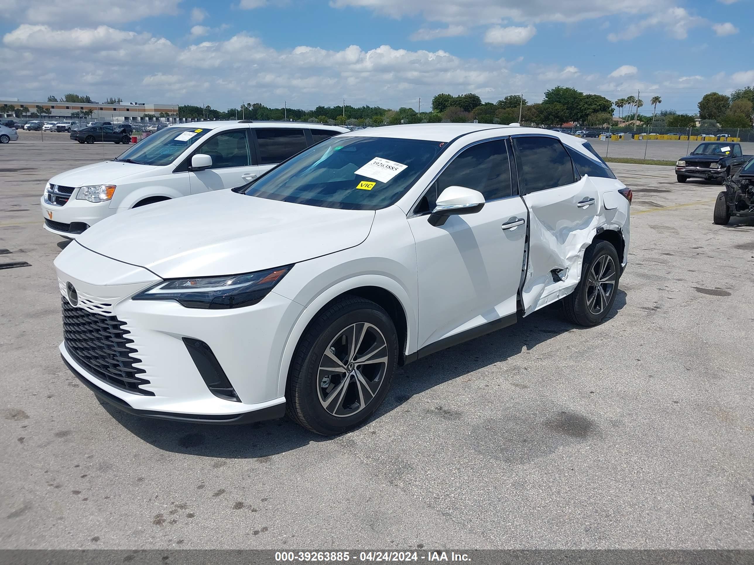 2024 LEXUS RX 350 — VIN 2T2BAMBA1RC033431 — photo 2