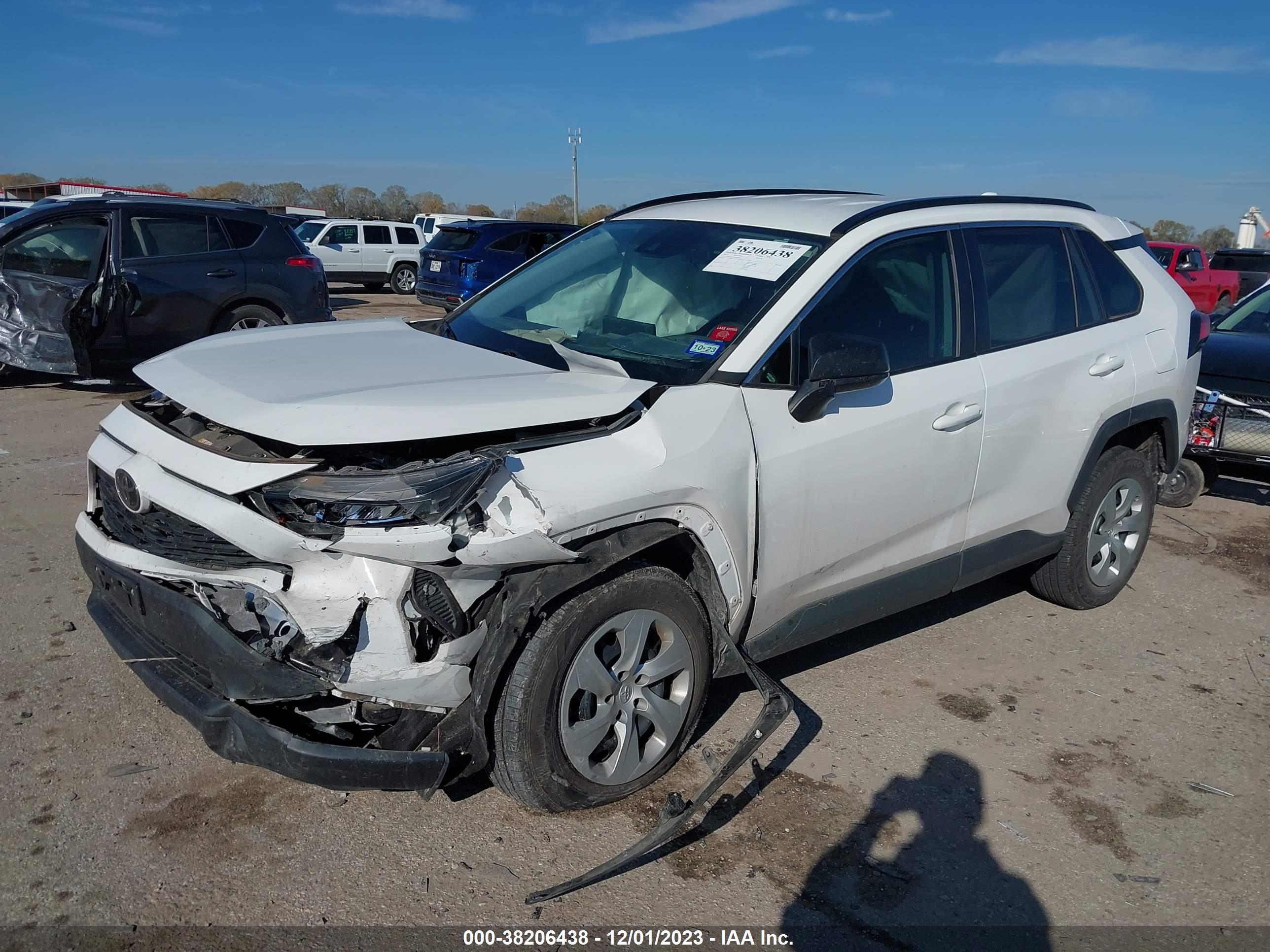2019 TOYOTA RAV4 — VIN 2T3H1RFV8KC023730 — photo 2